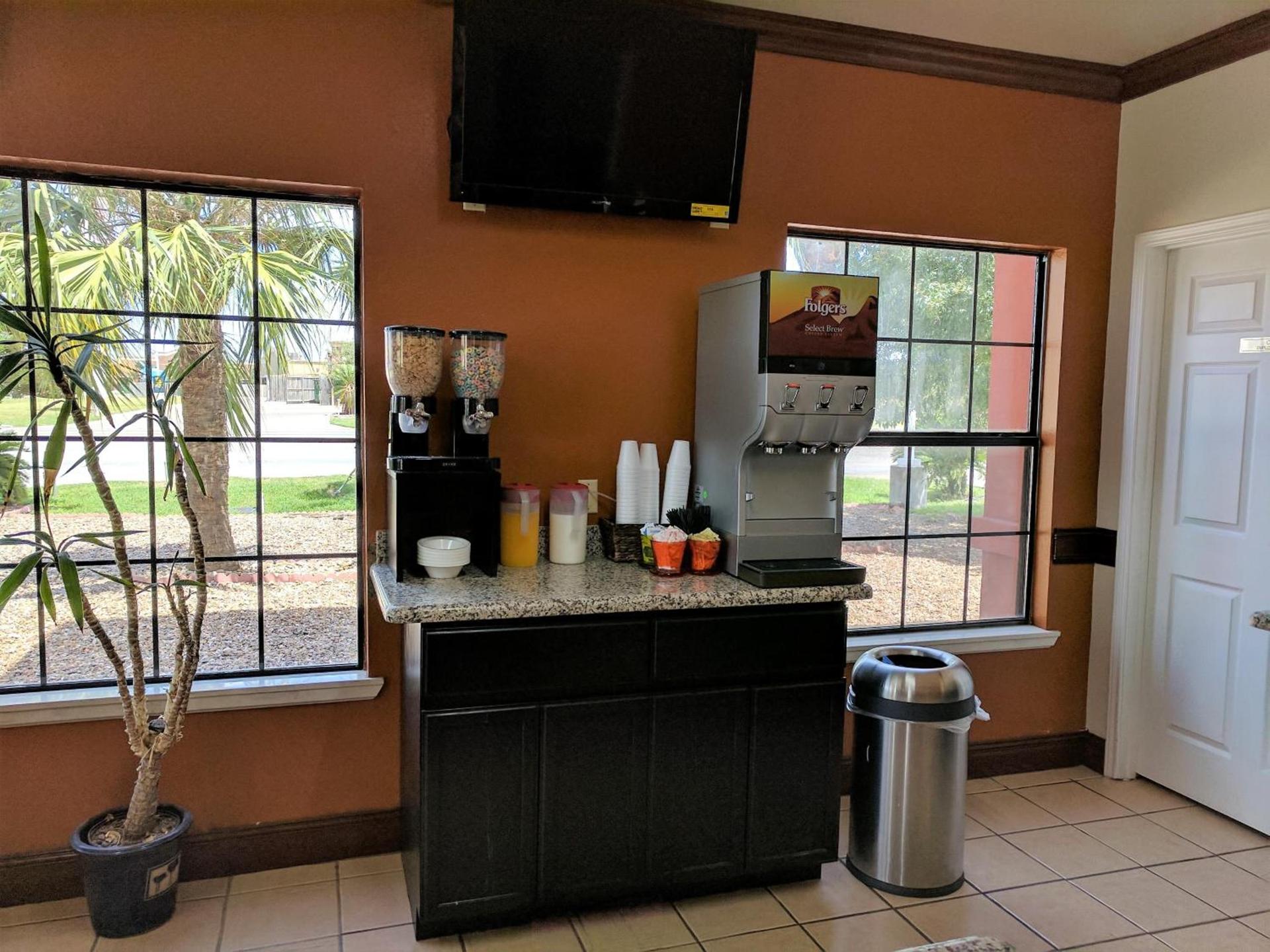 Americas Best Value Inn - Brownsville photo 45