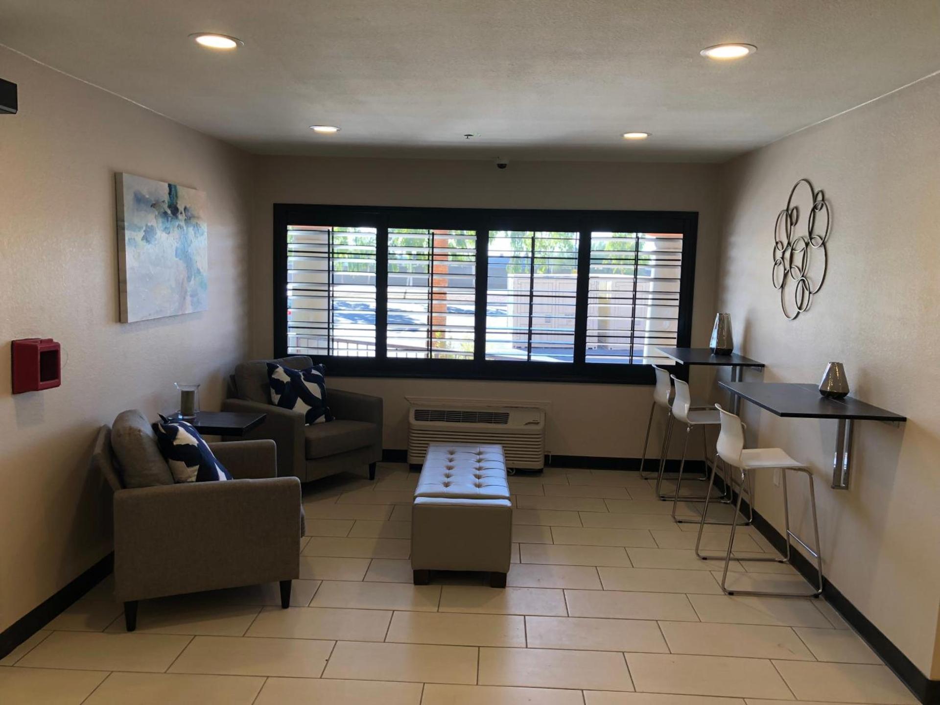 Baymont by Wyndham Phoenix I-10 near 51st Ave photo 38