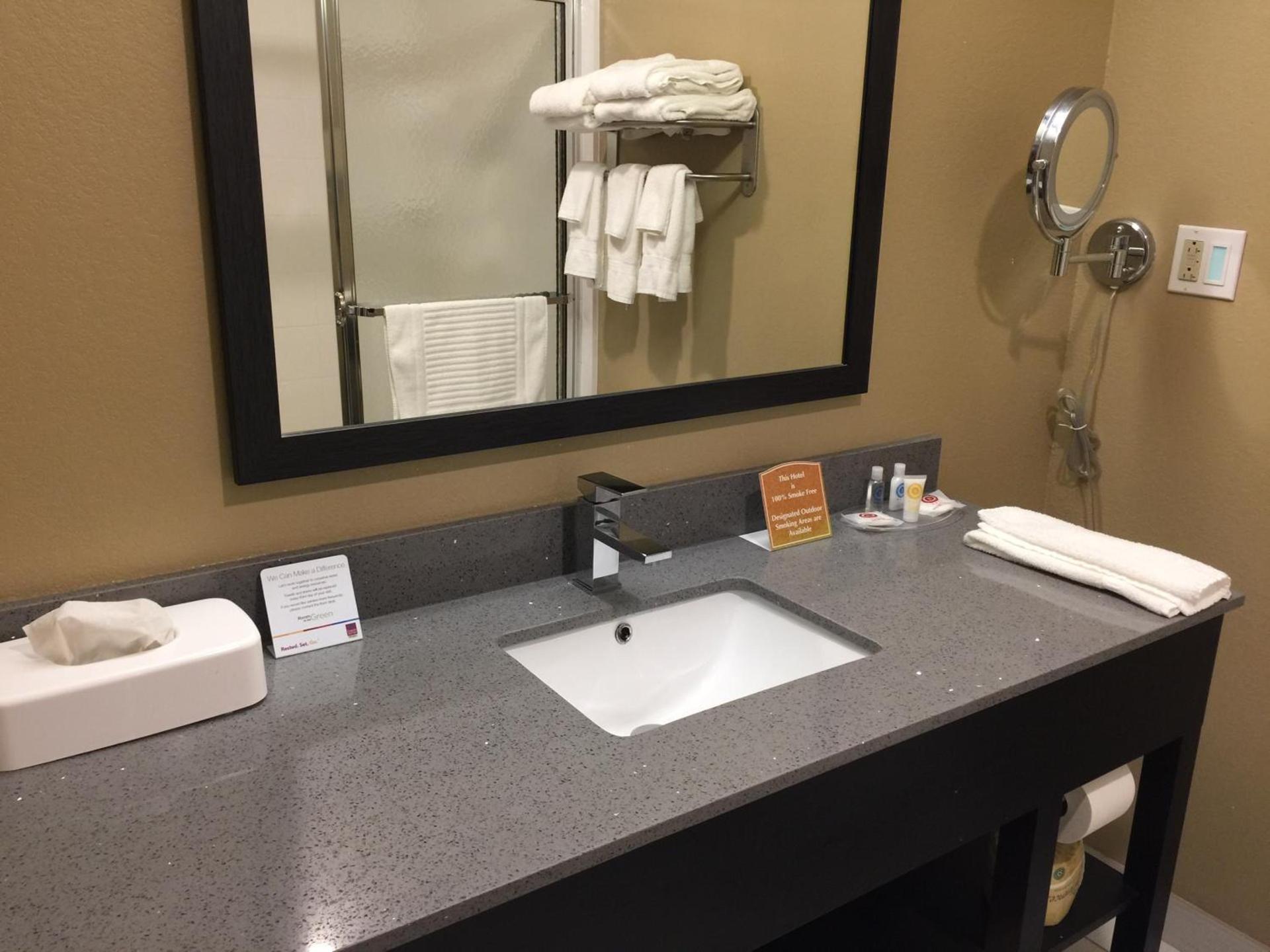 Comfort Suites Uniontown photo 22