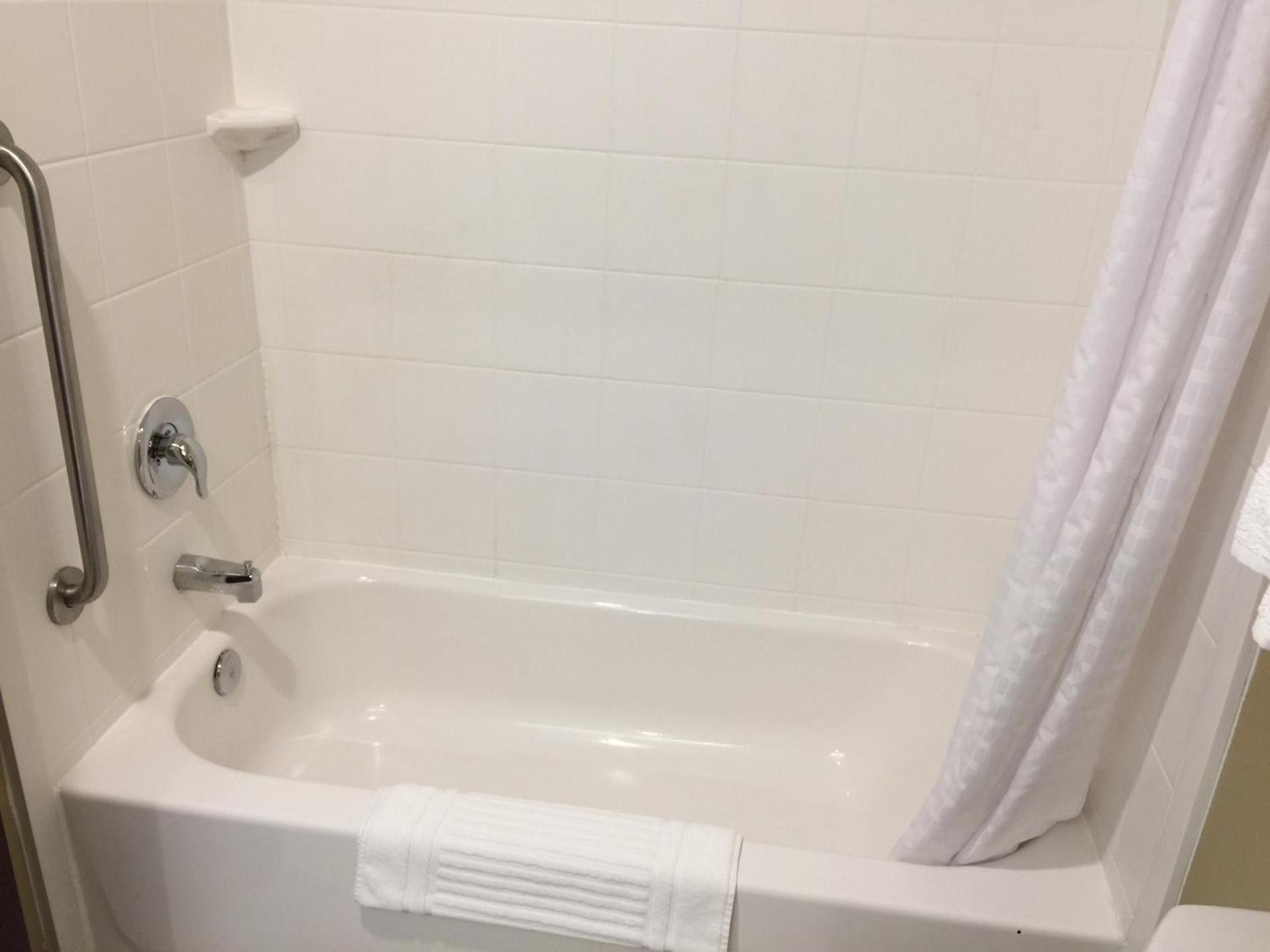 Comfort Suites Uniontown photo 24