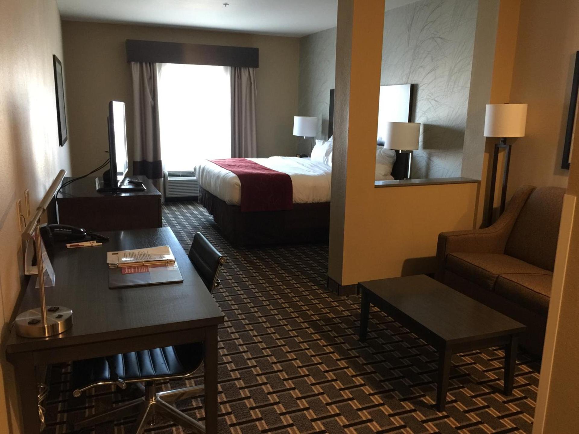Comfort Suites Uniontown photo 27