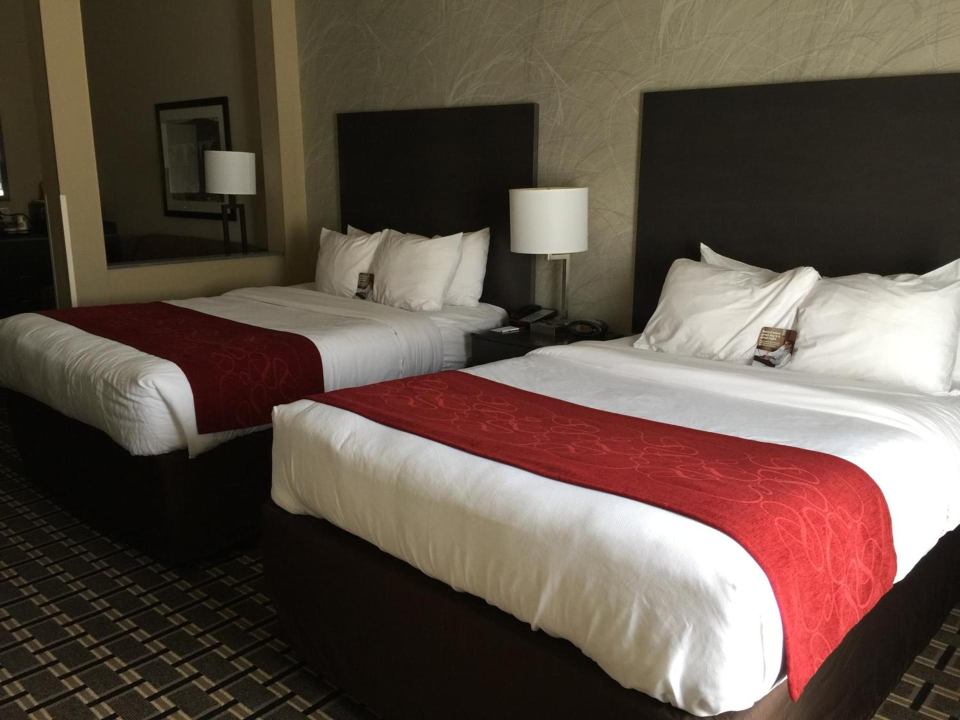 Comfort Suites Uniontown photo 18