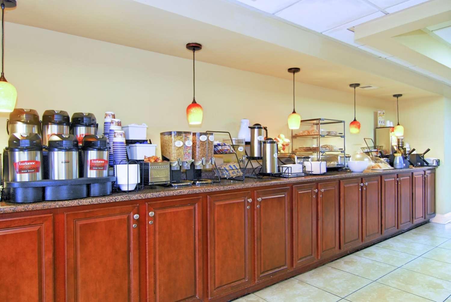 Best Western Ocean Sands Beach Resort photo 57