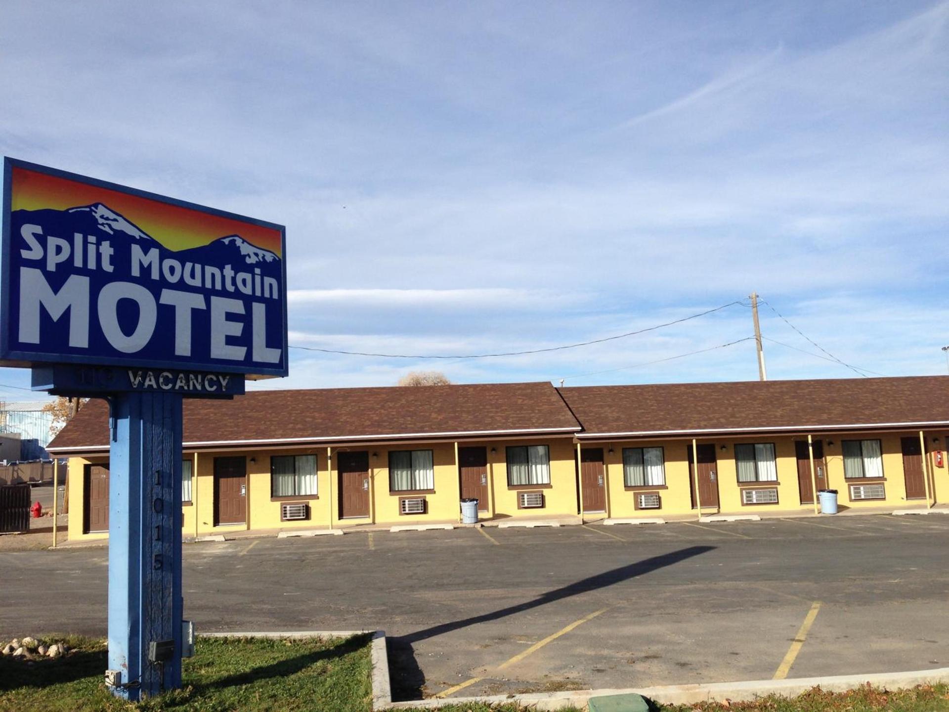 Split Mountain Motel photo 29