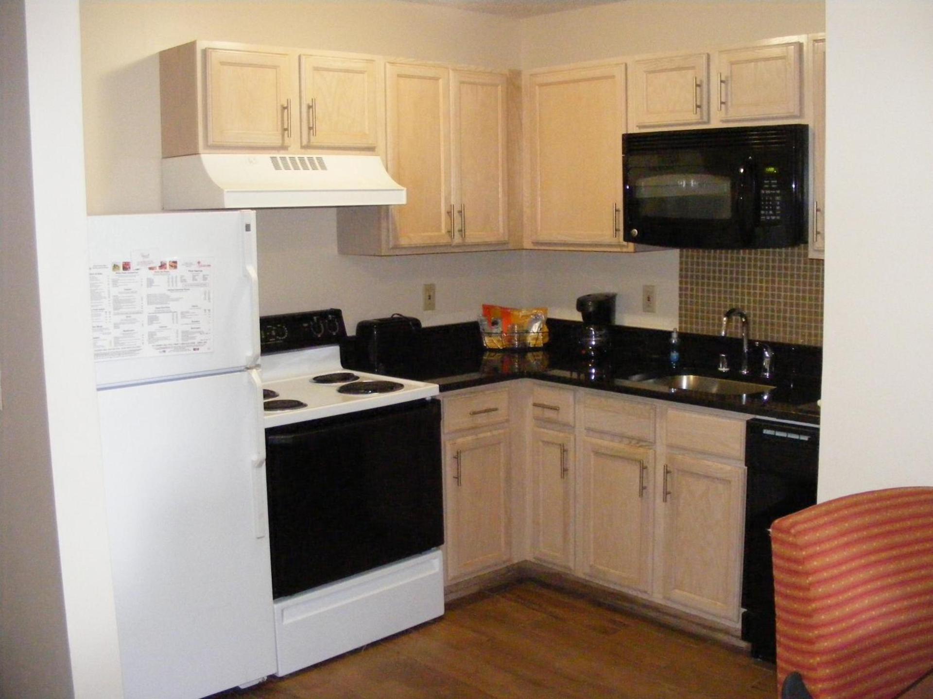 Ashley Quarters Hotel Airport-Cincinnati photo 9