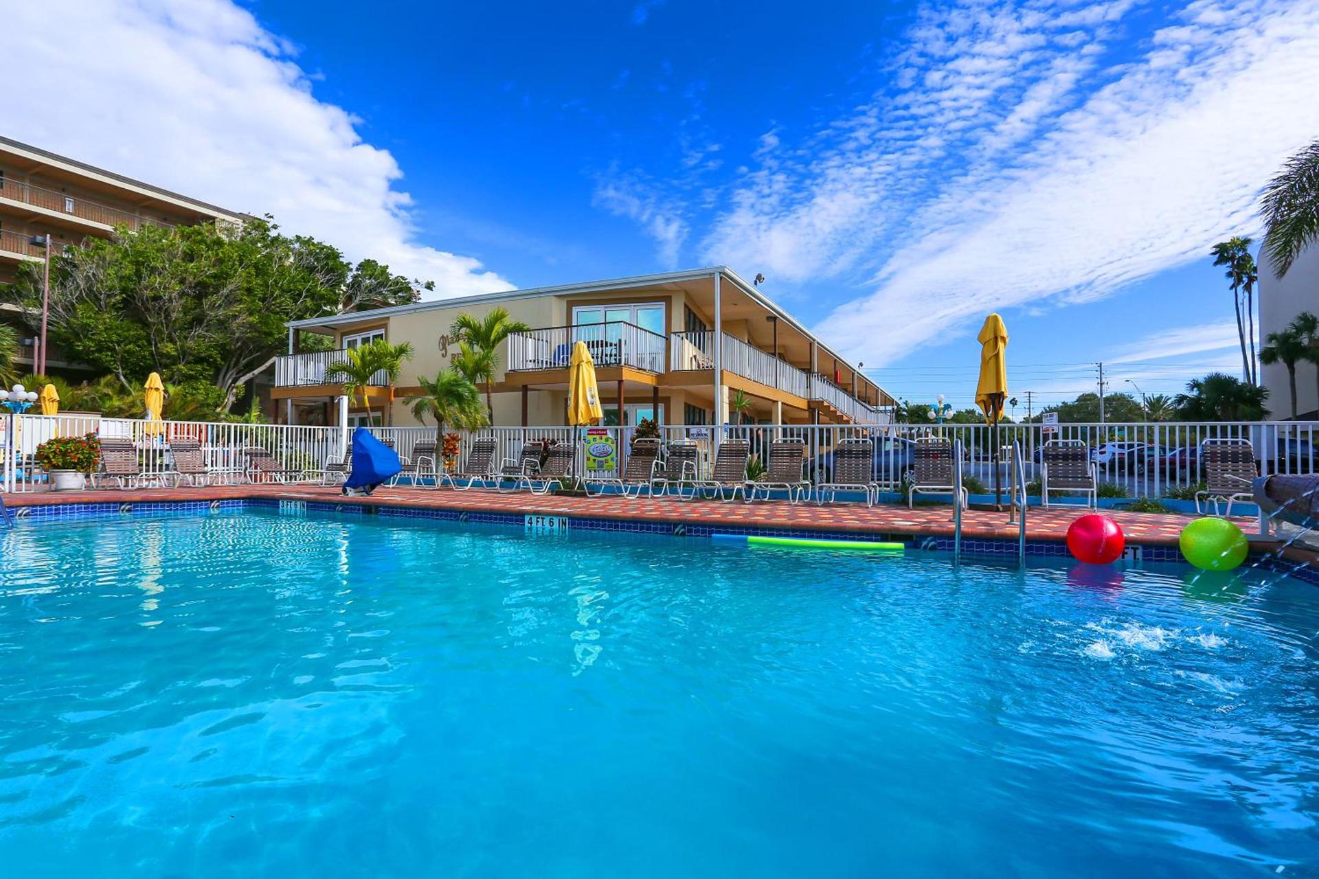 Plaza Beach Hotel - Beachfront Resort photo 5
