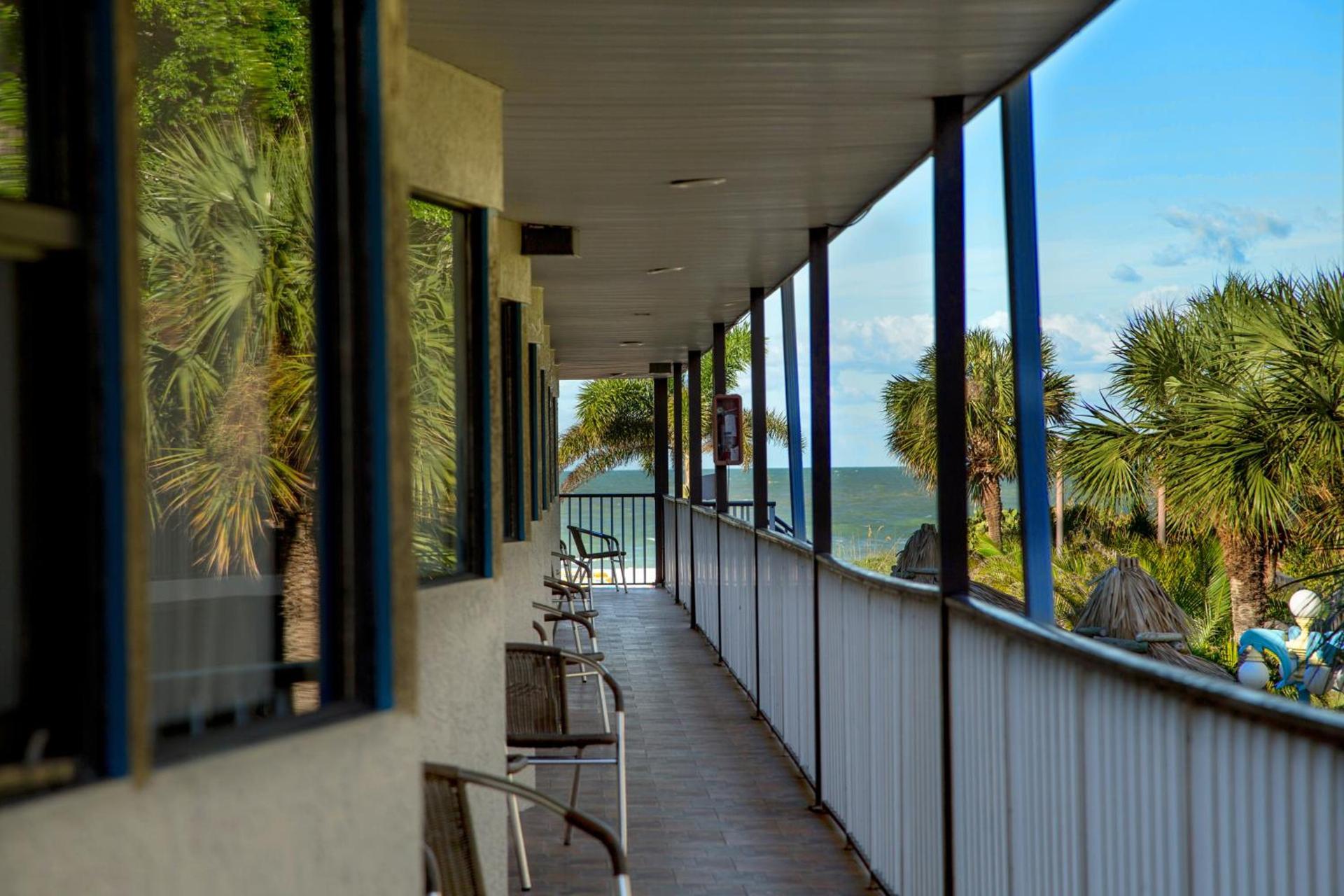Plaza Beach Hotel - Beachfront Resort photo 7