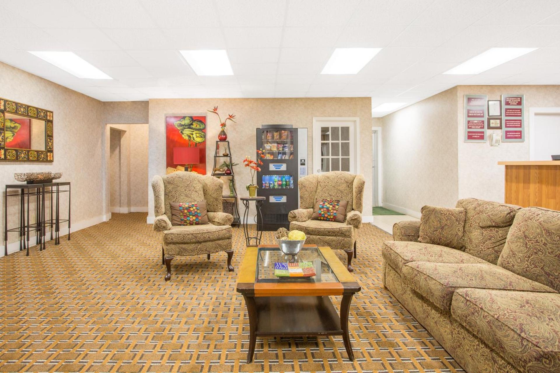 Days Inn by Wyndham Chester photo 16