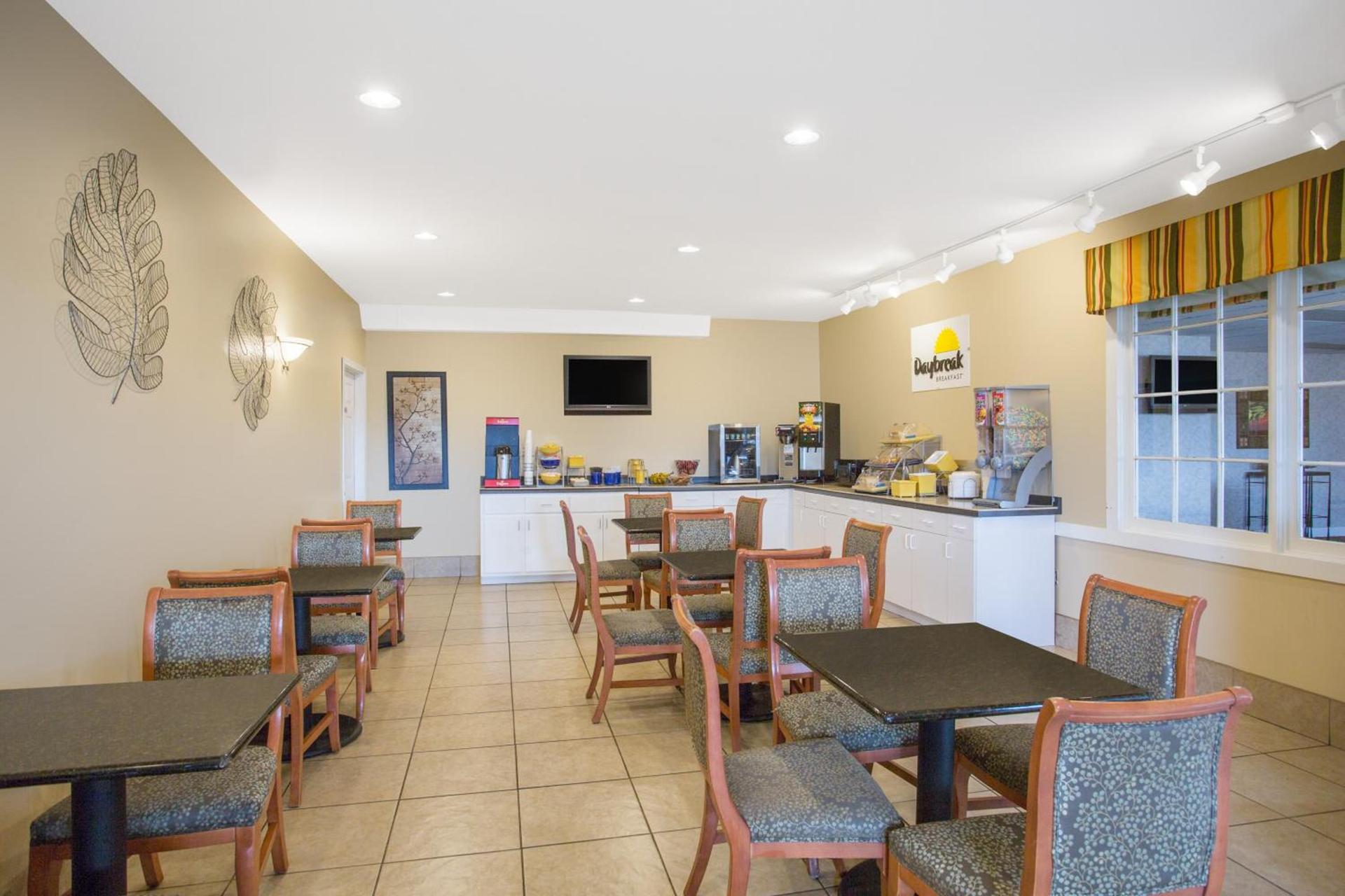 Days Inn by Wyndham Chester photo 18