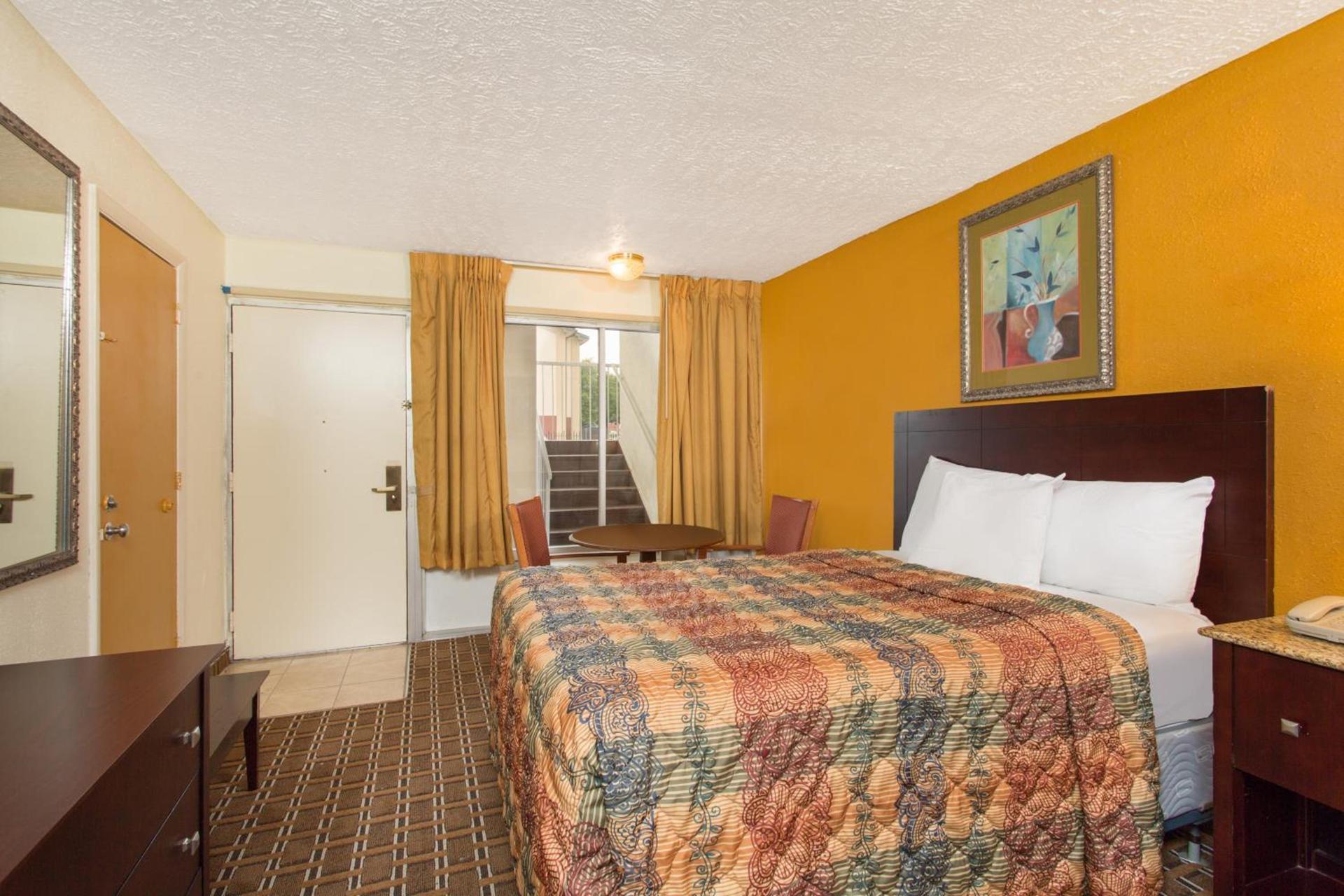 Days Inn by Wyndham Chester photo 21