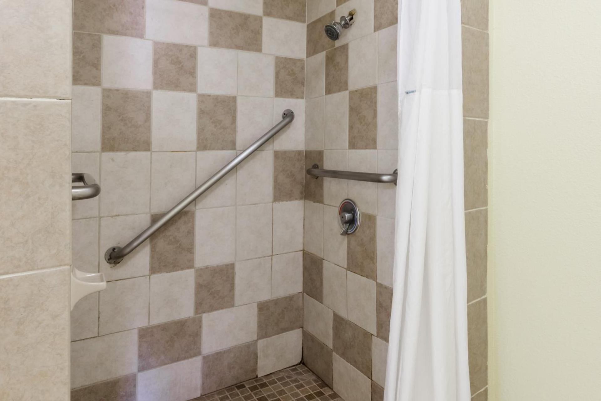Days Inn by Wyndham Kent - Akron photo 20