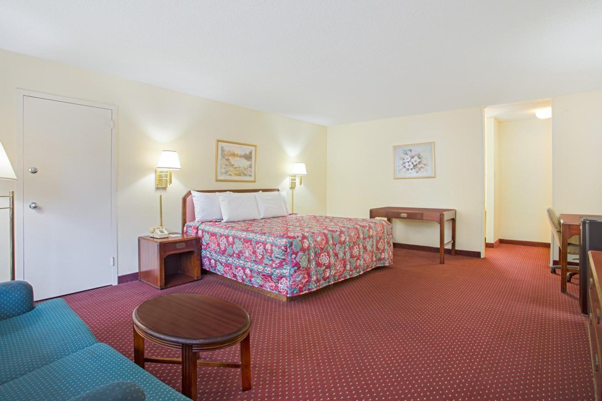 Bristol Parkway inn photo 24