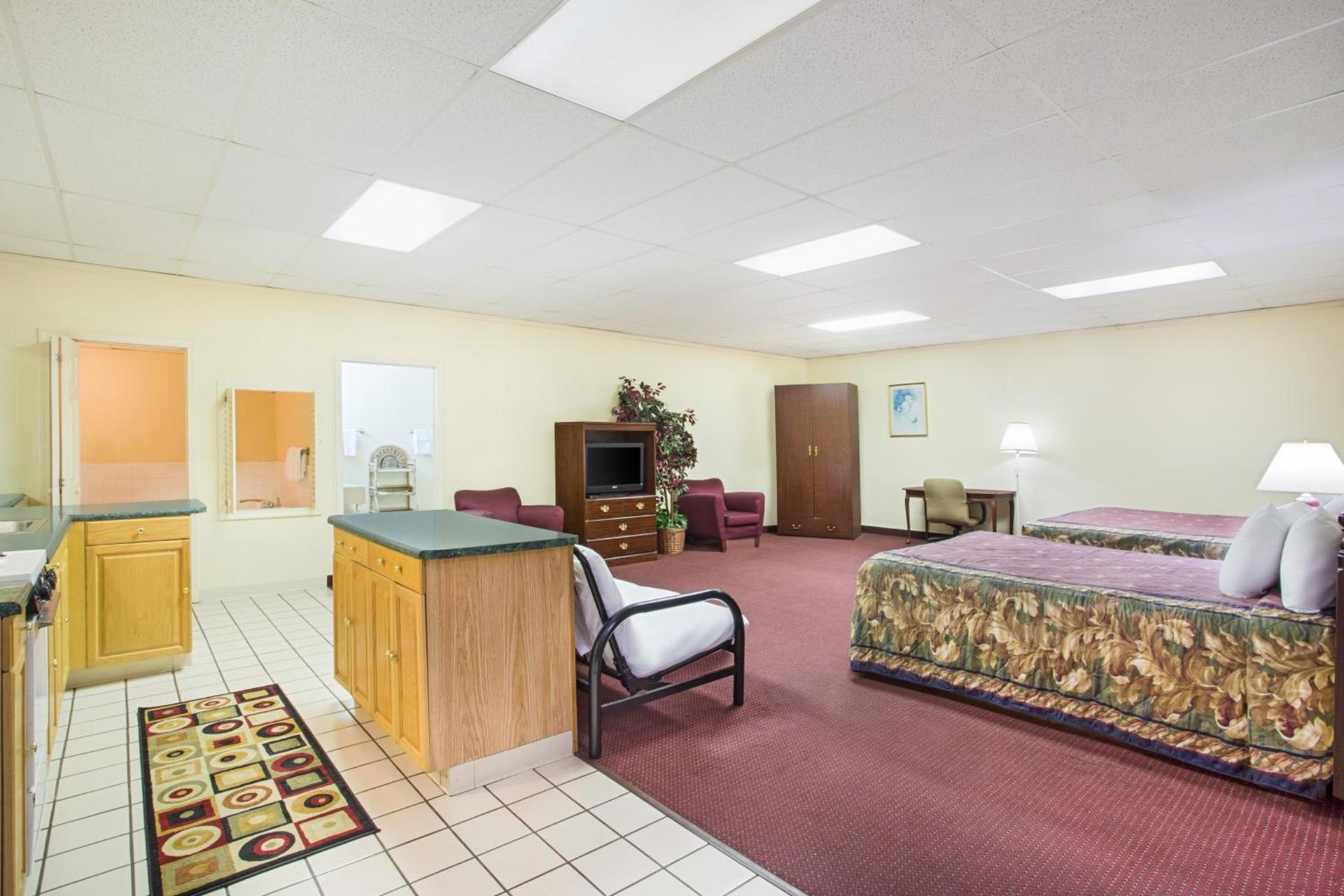 Bristol Parkway inn photo 27