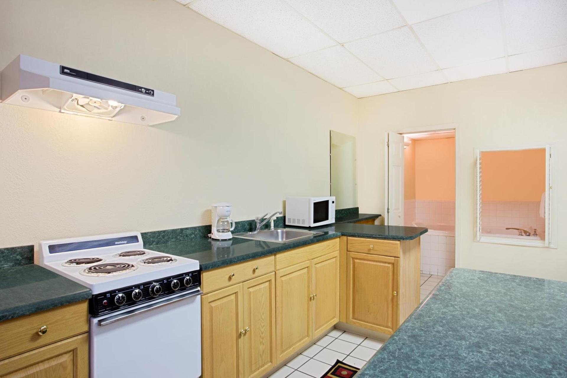 Bristol Parkway inn photo 28