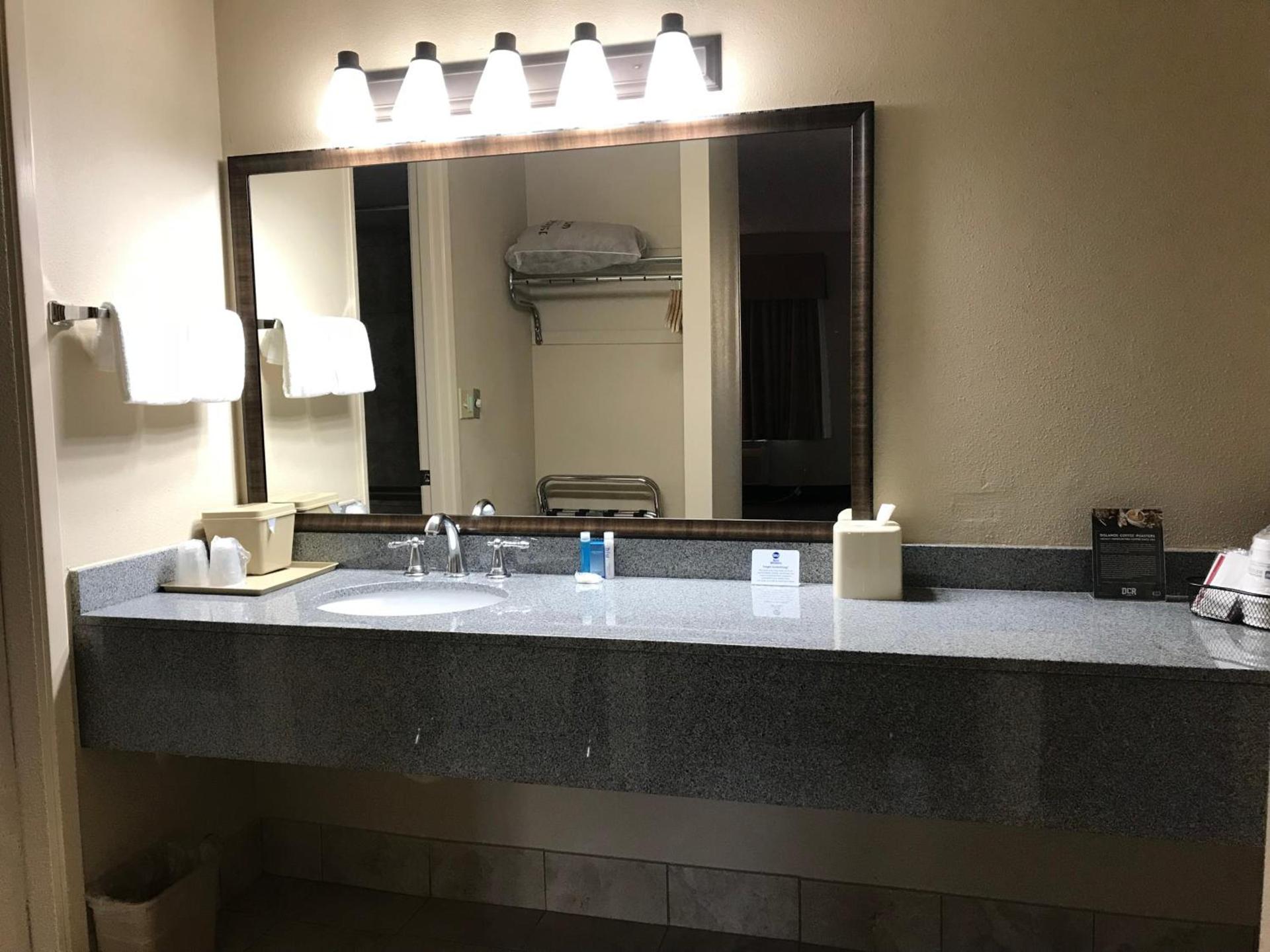 Best Western Lakewood- Historic Landmark photo 64