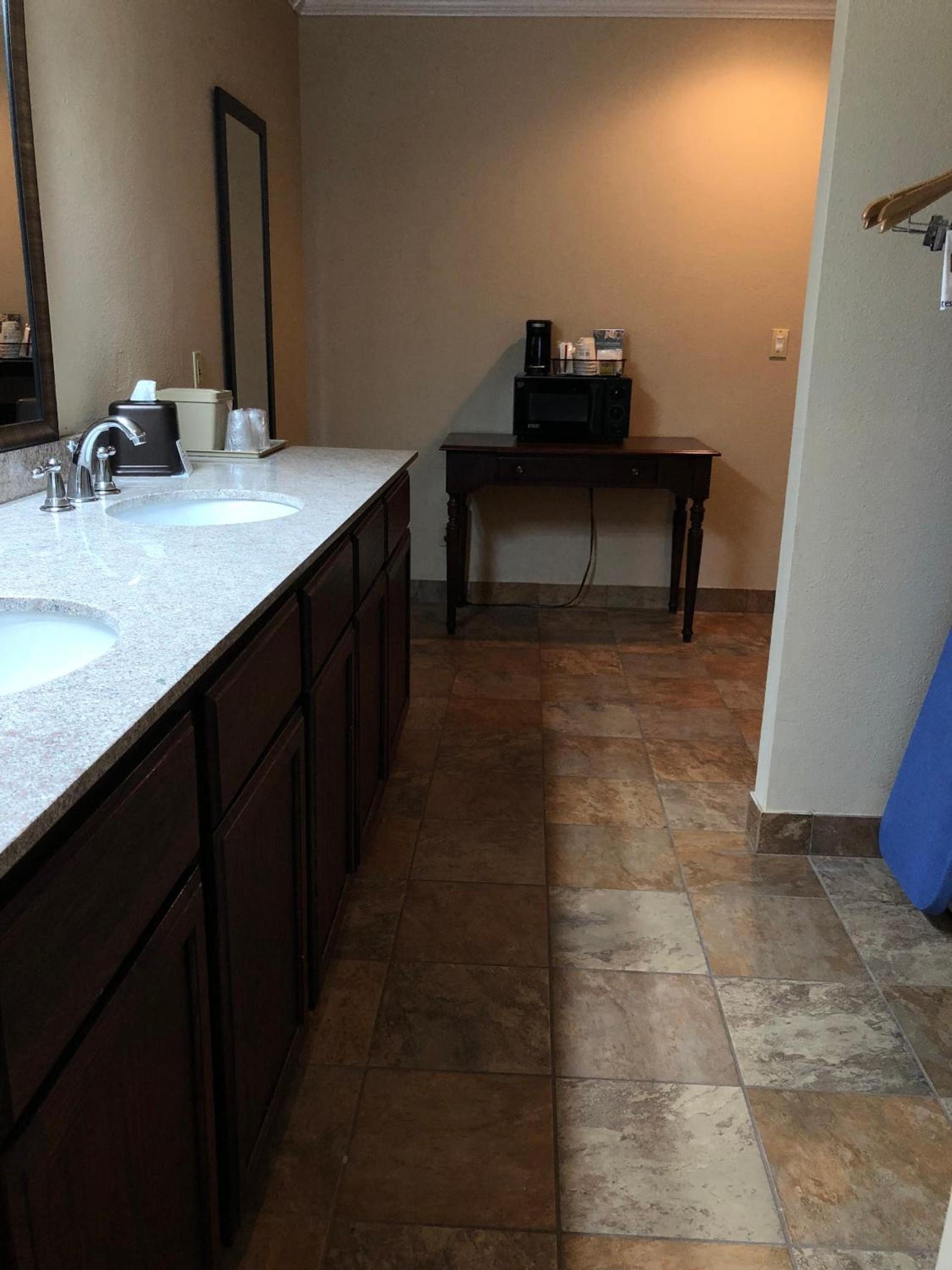 Best Western Lakewood- Historic Landmark photo 70
