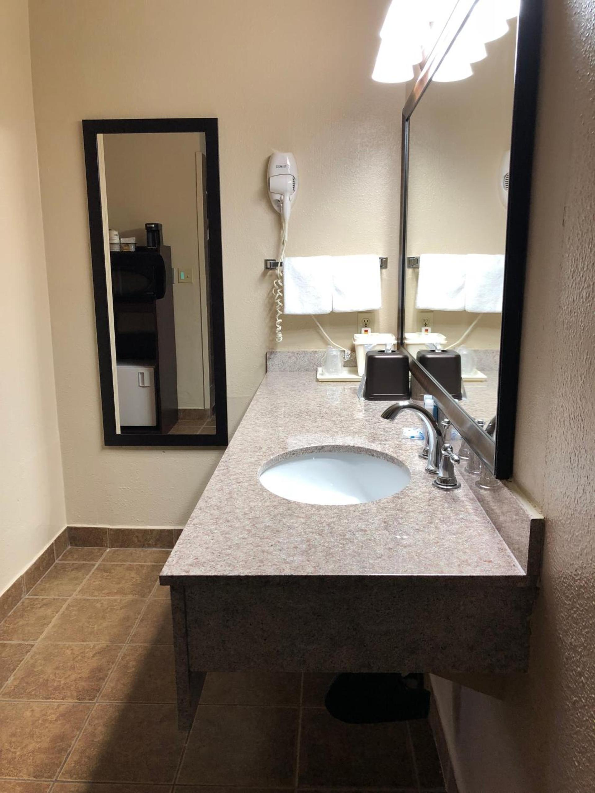 Best Western Lakewood- Historic Landmark photo 52