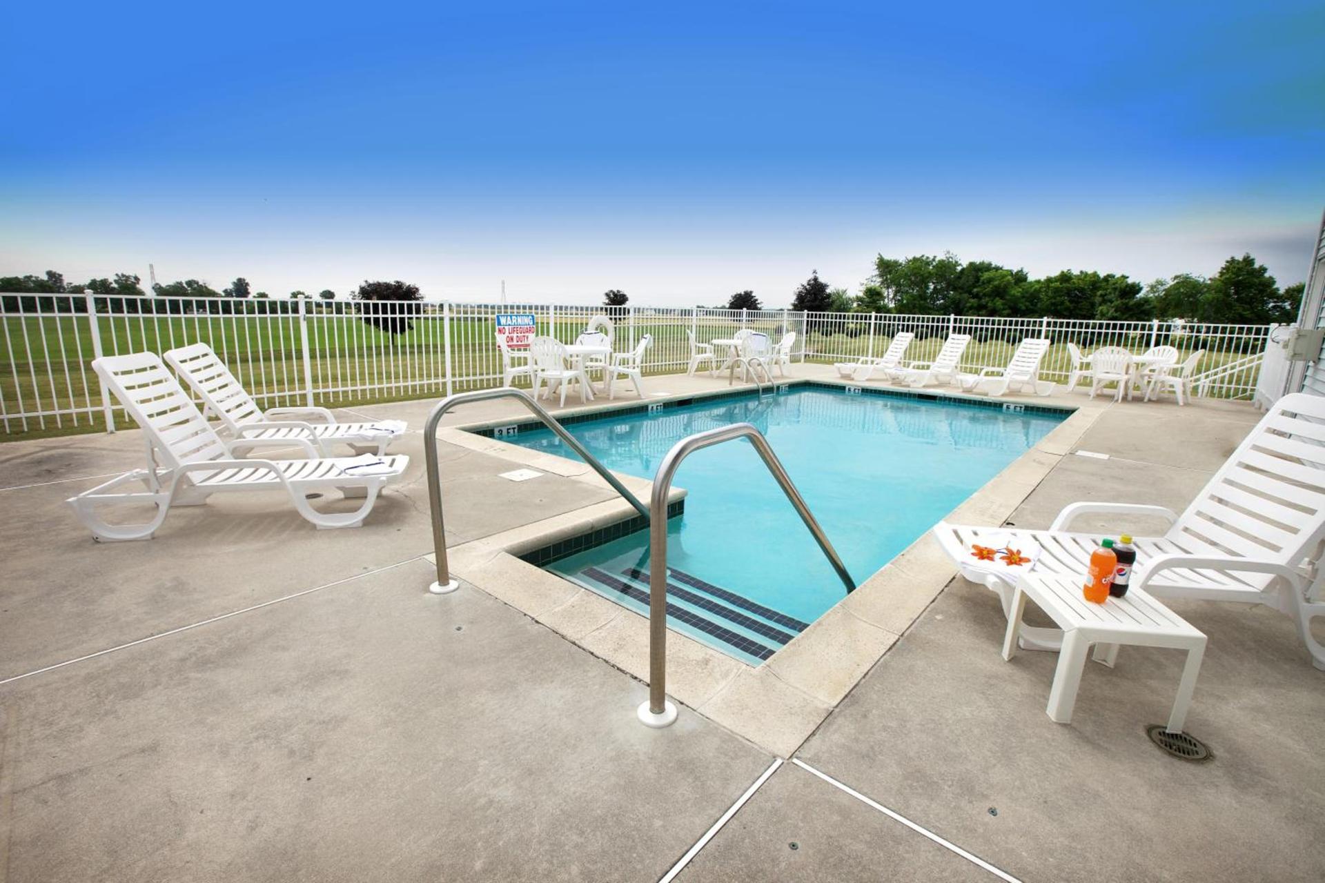 Lancaster Inn & Suites photo 7
