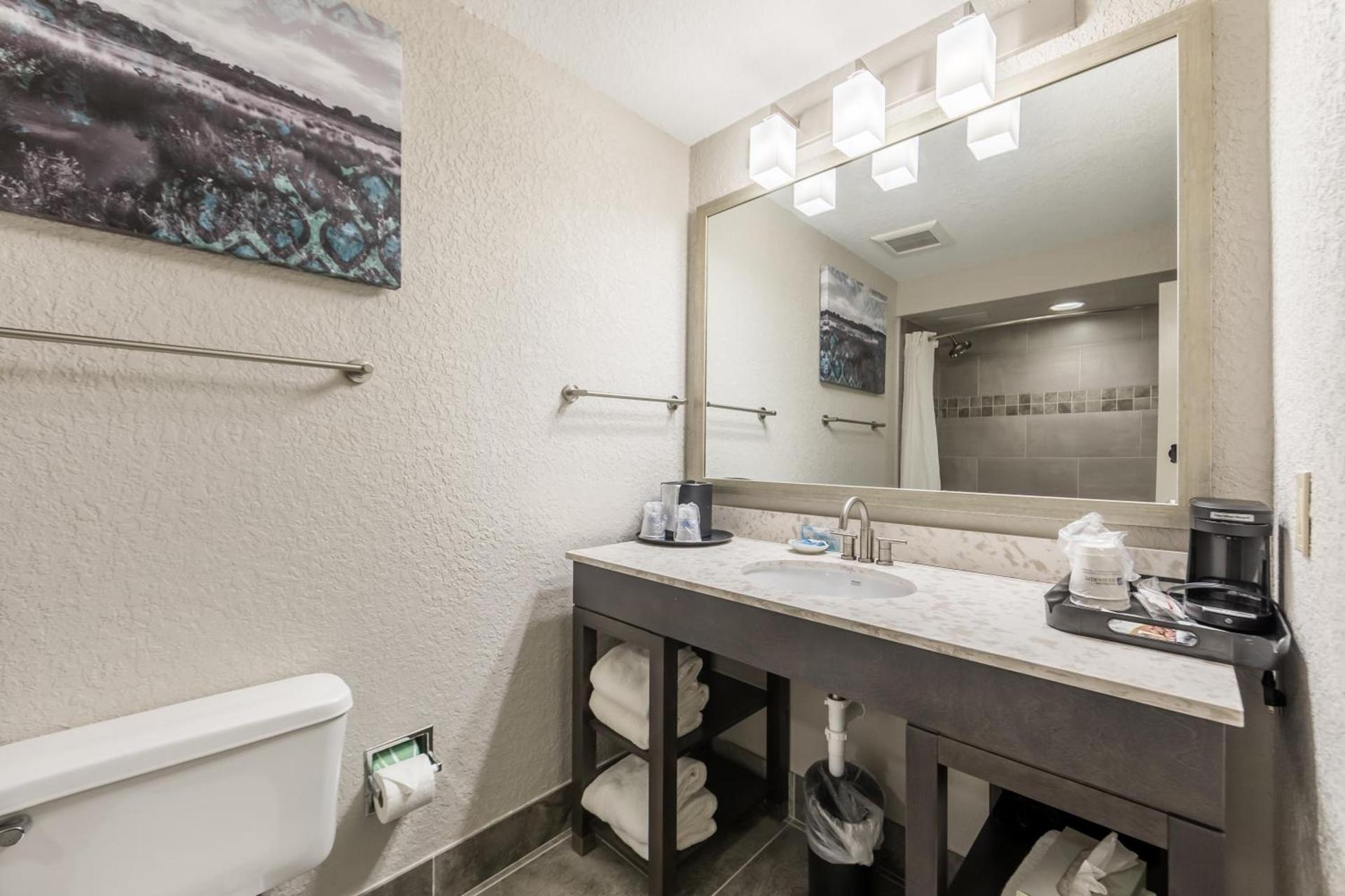 Best Western Plus Sebastian Hotel & Suites photo 92
