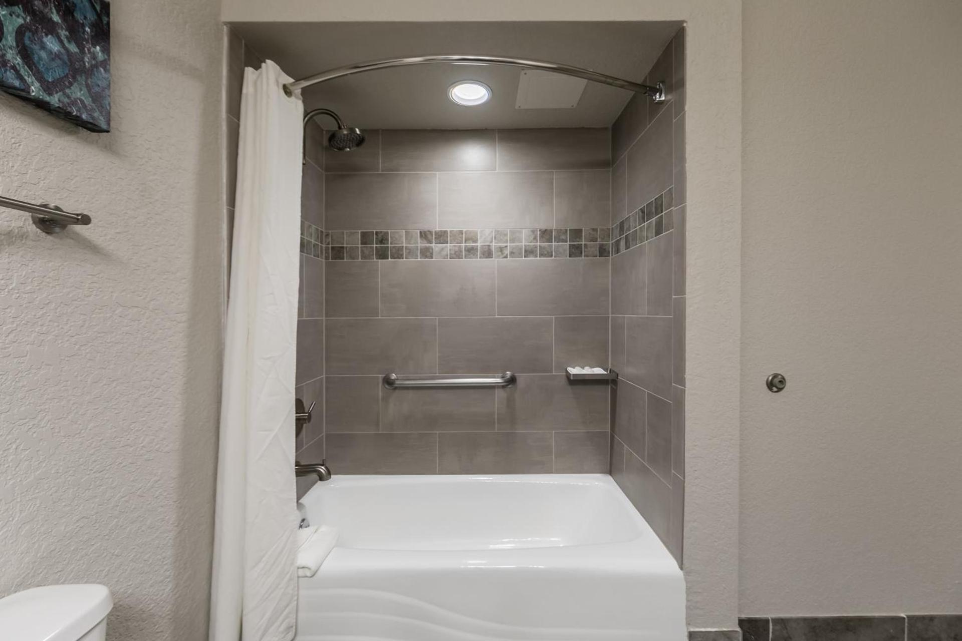 Best Western Plus Sebastian Hotel & Suites photo 95