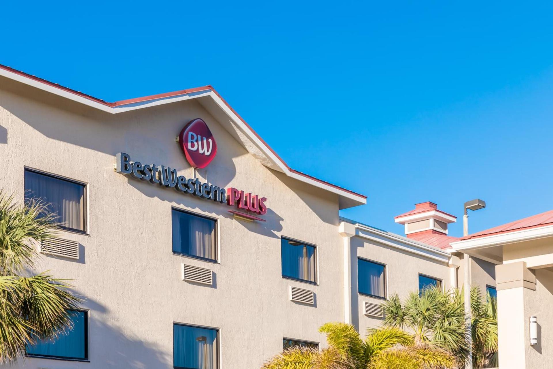 Best Western Plus Sebastian Hotel & Suites photo 89