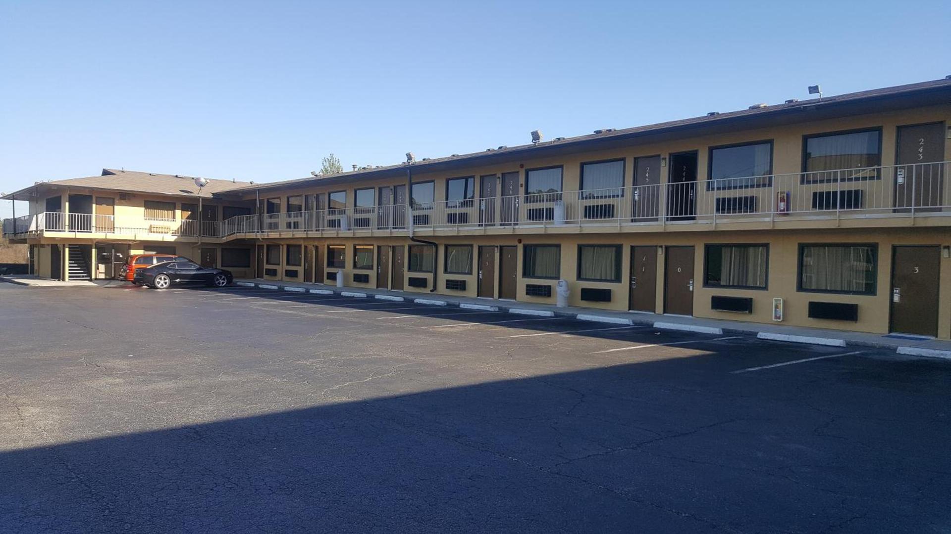 America's Best Inn - Macon photo 22