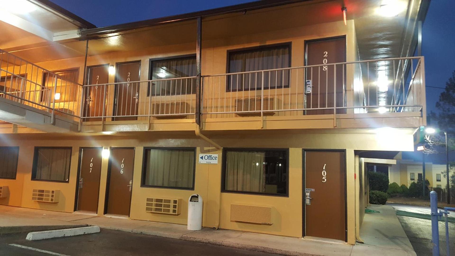 America's Best Inn - Macon photo 21