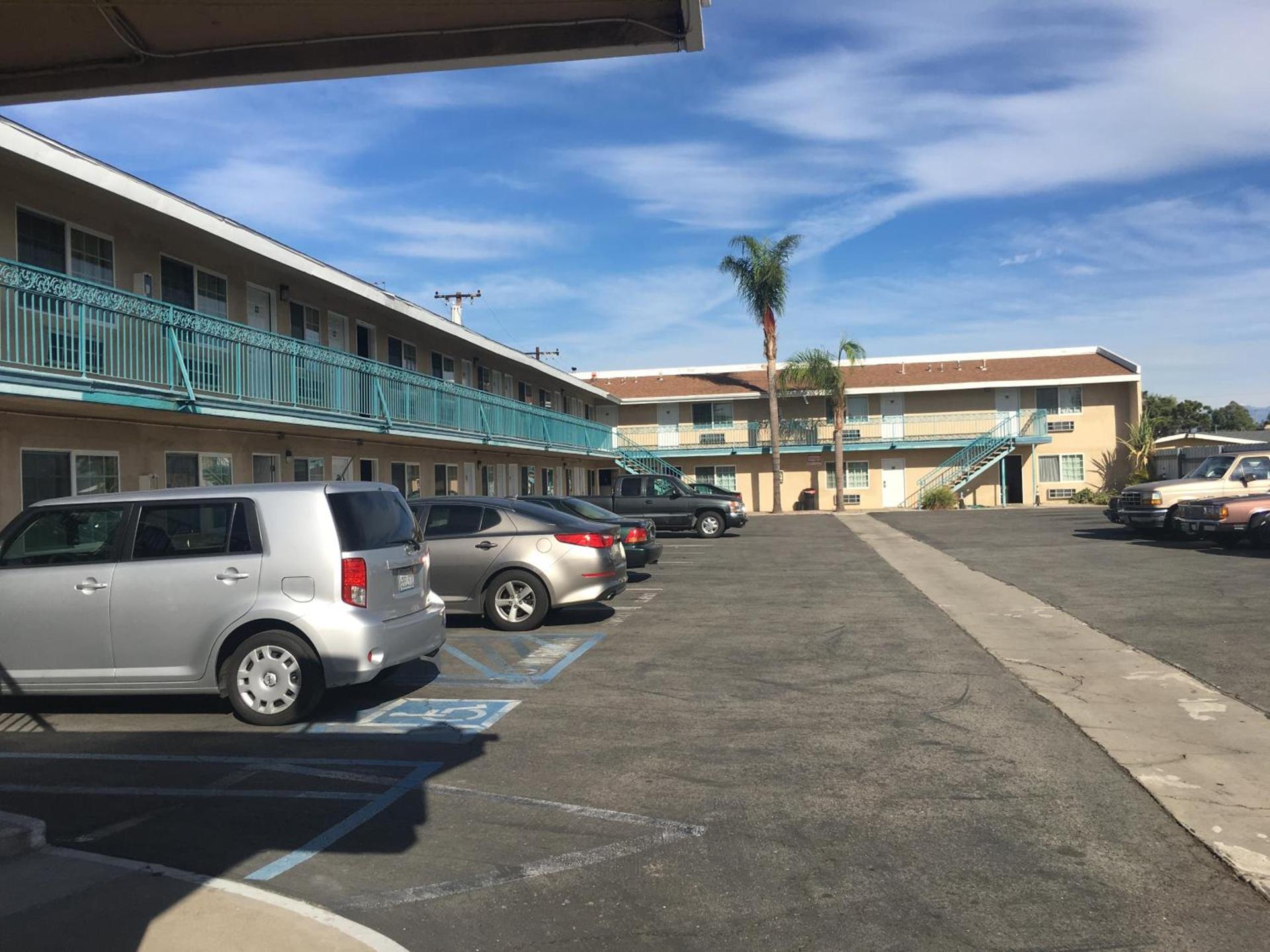 Castaway Motel photo 24
