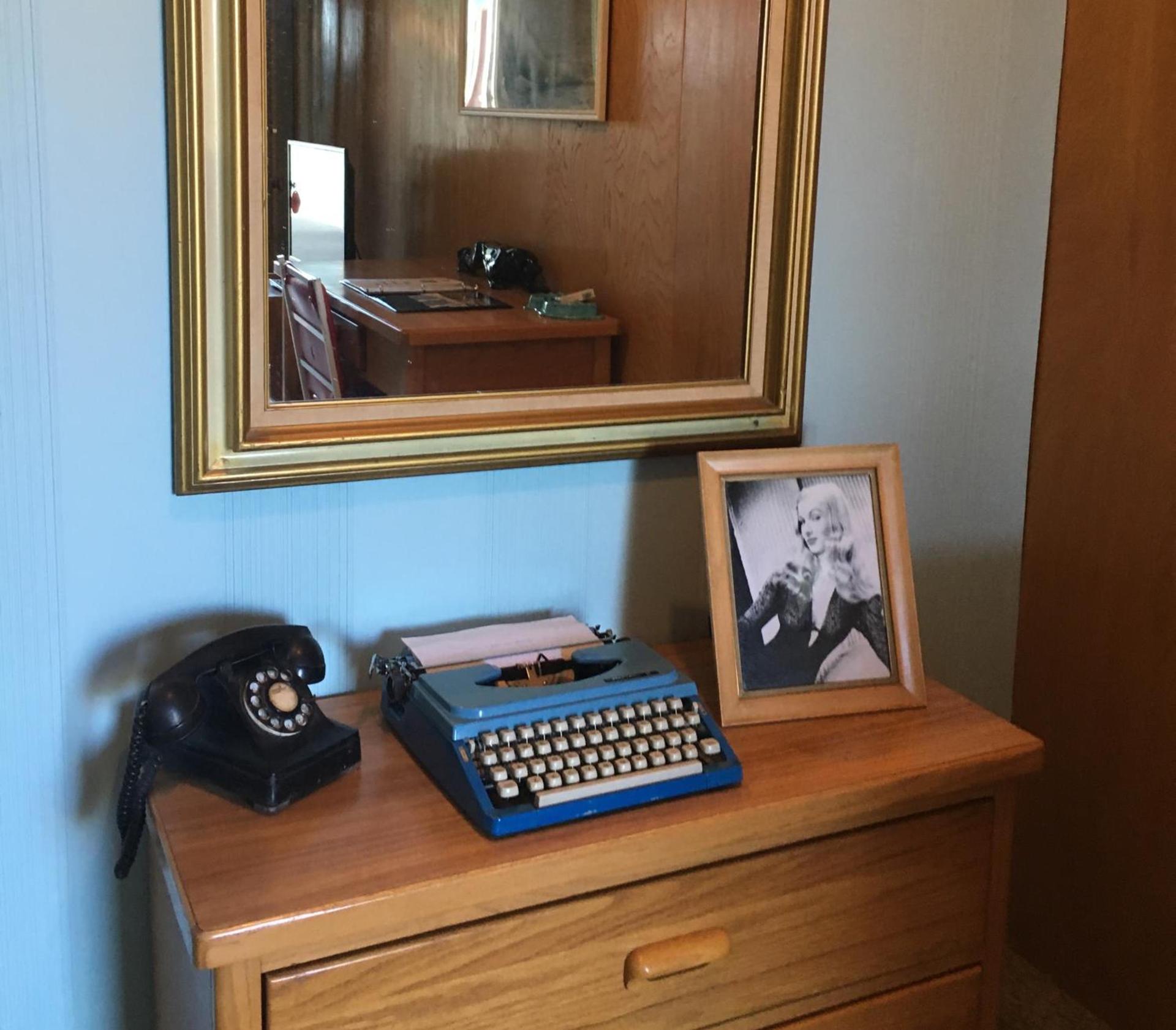 Raton Pass Motor Inn photo 15