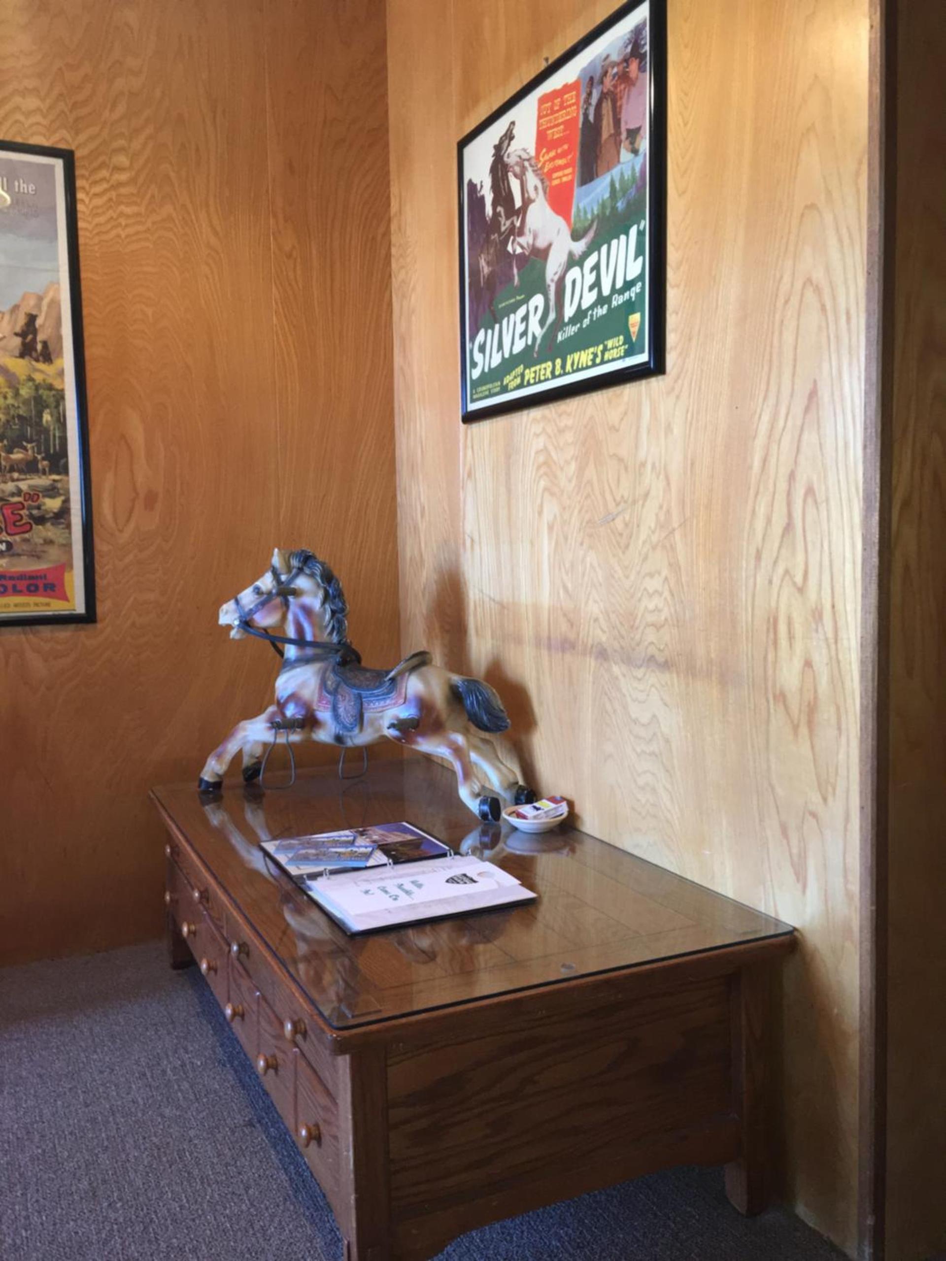 Raton Pass Motor Inn photo 17