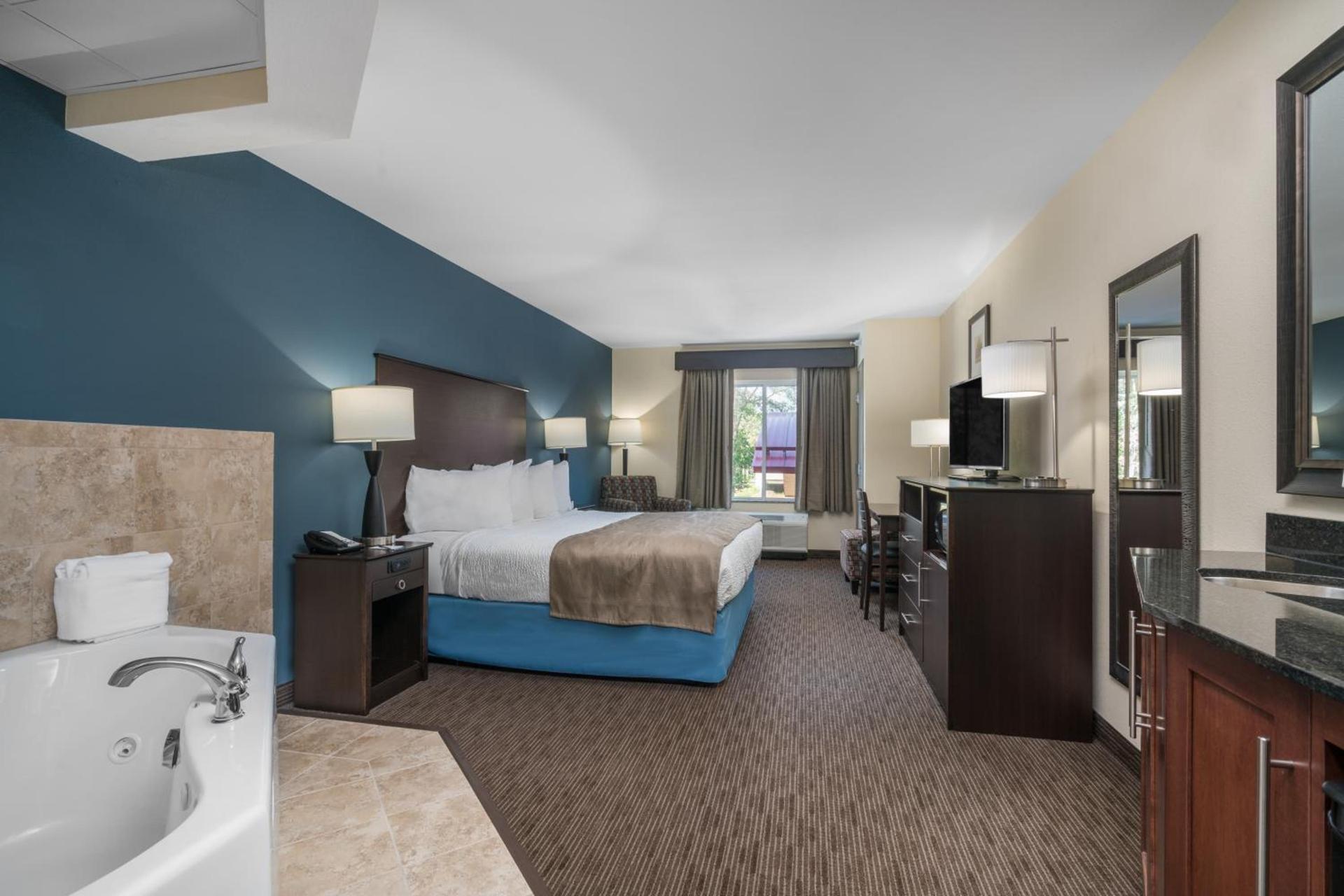 AmericInn by Wyndham Winona photo 9