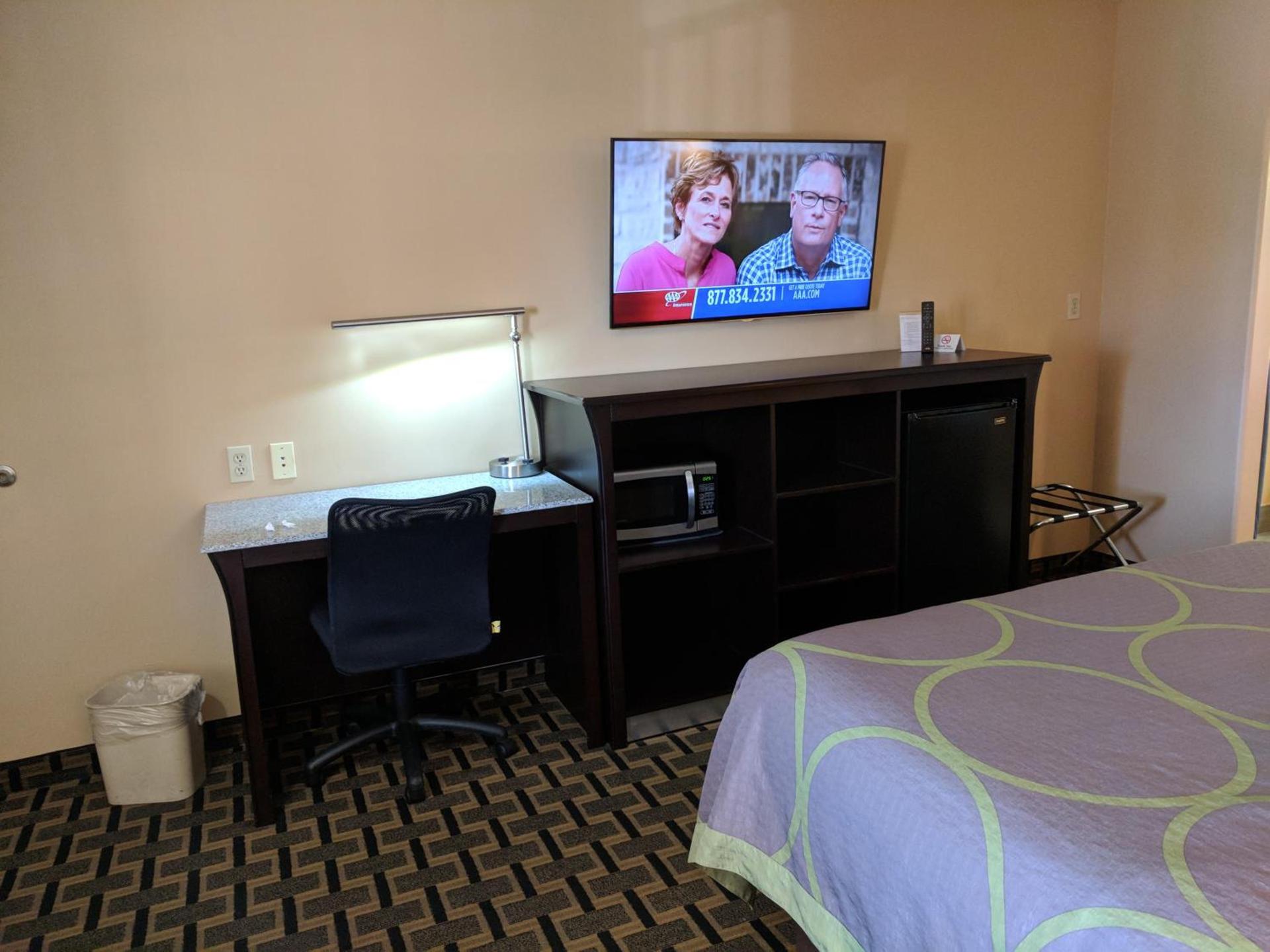 Super 8 by Wyndham Houston/Willowbrook Hwy 249 photo 33