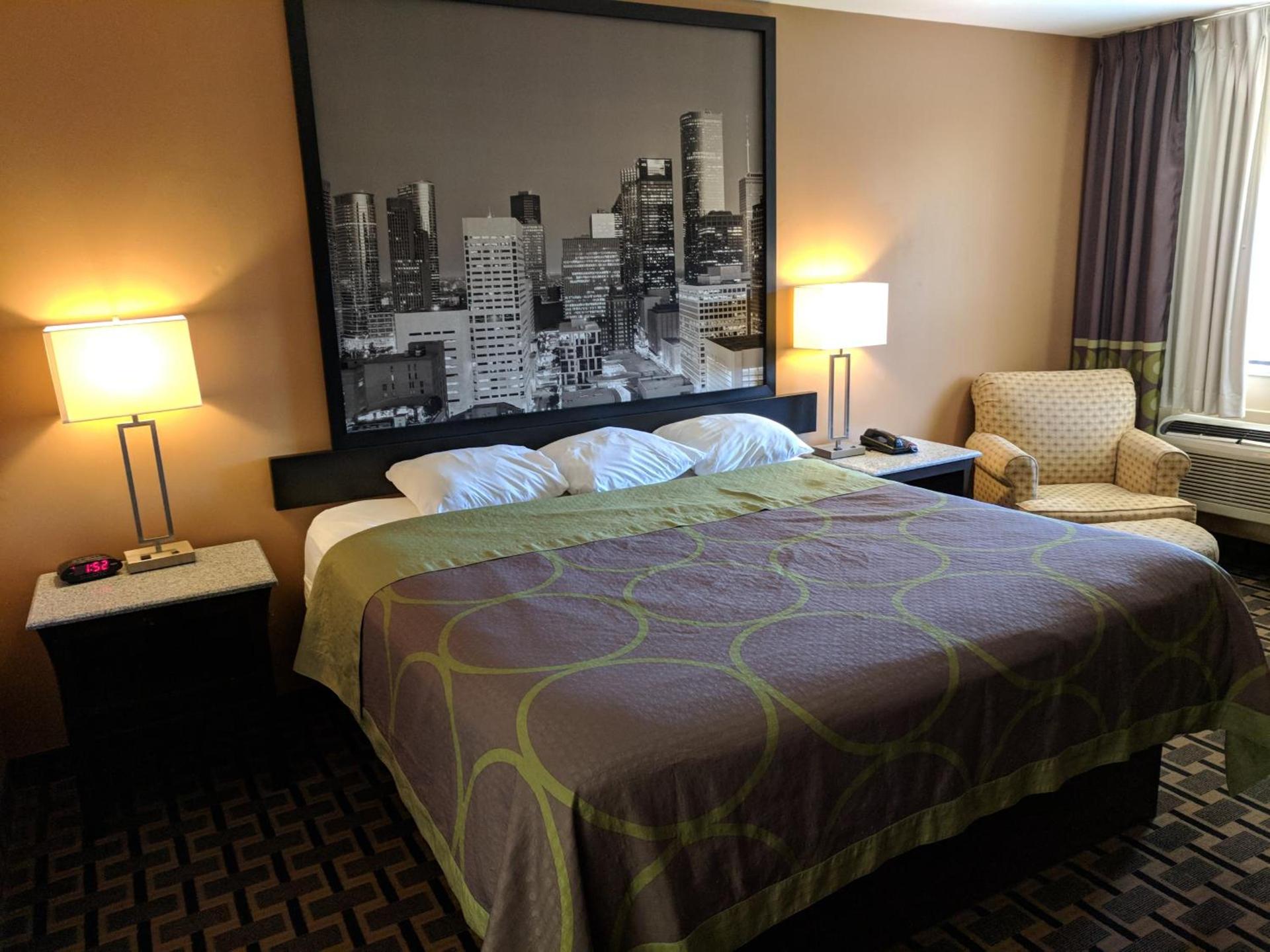 Super 8 by Wyndham Houston/Willowbrook Hwy 249 photo 35