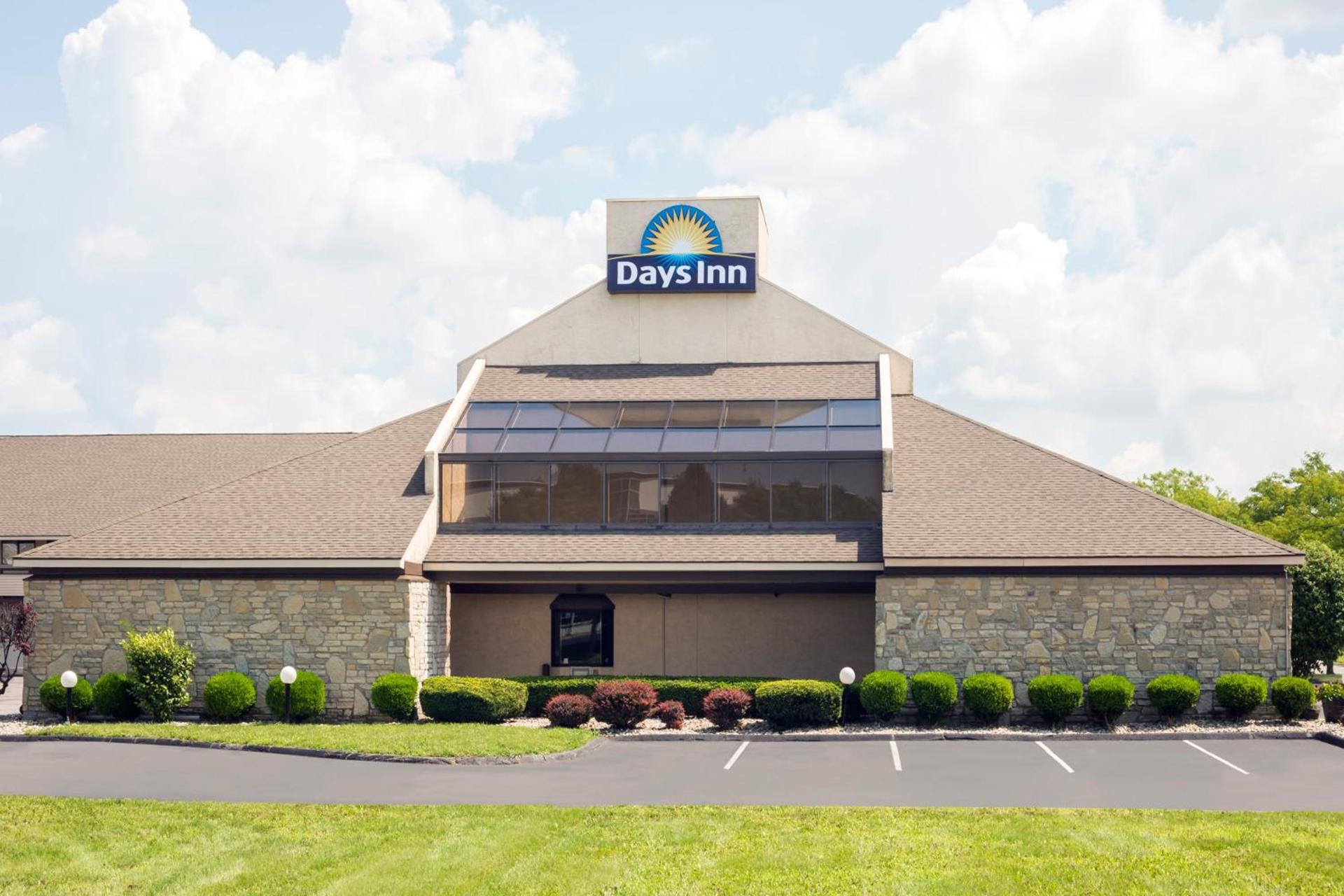 Days Inn by Wyndham Maumee/Toledo photo 26