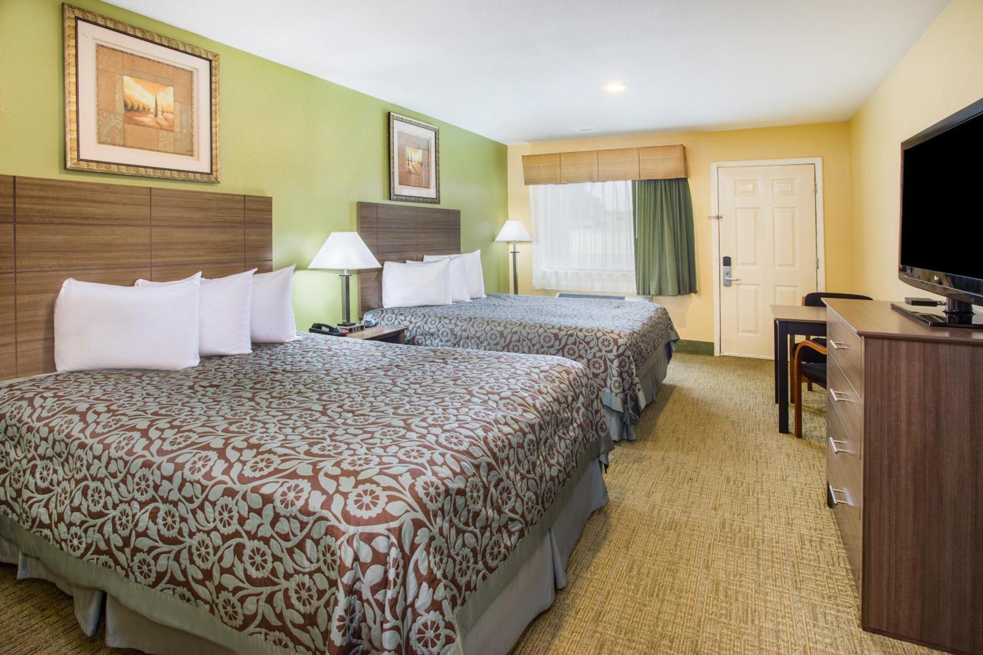 Days Inn by Wyndham Abbeville photo 19