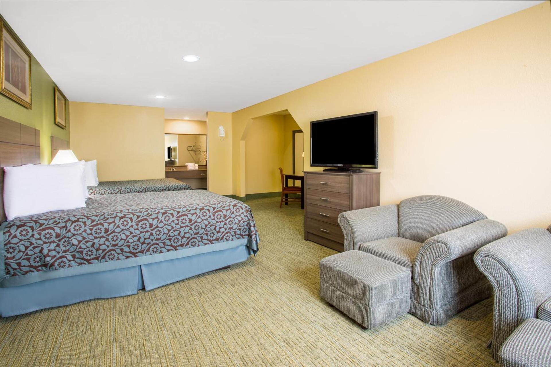 Days Inn by Wyndham Abbeville photo 24