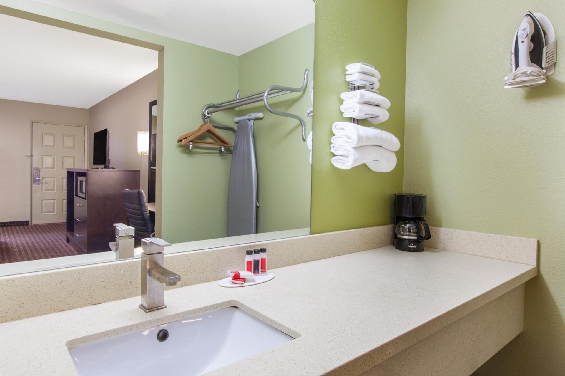 Days Inn by Wyndham San Jose Airport photo 20