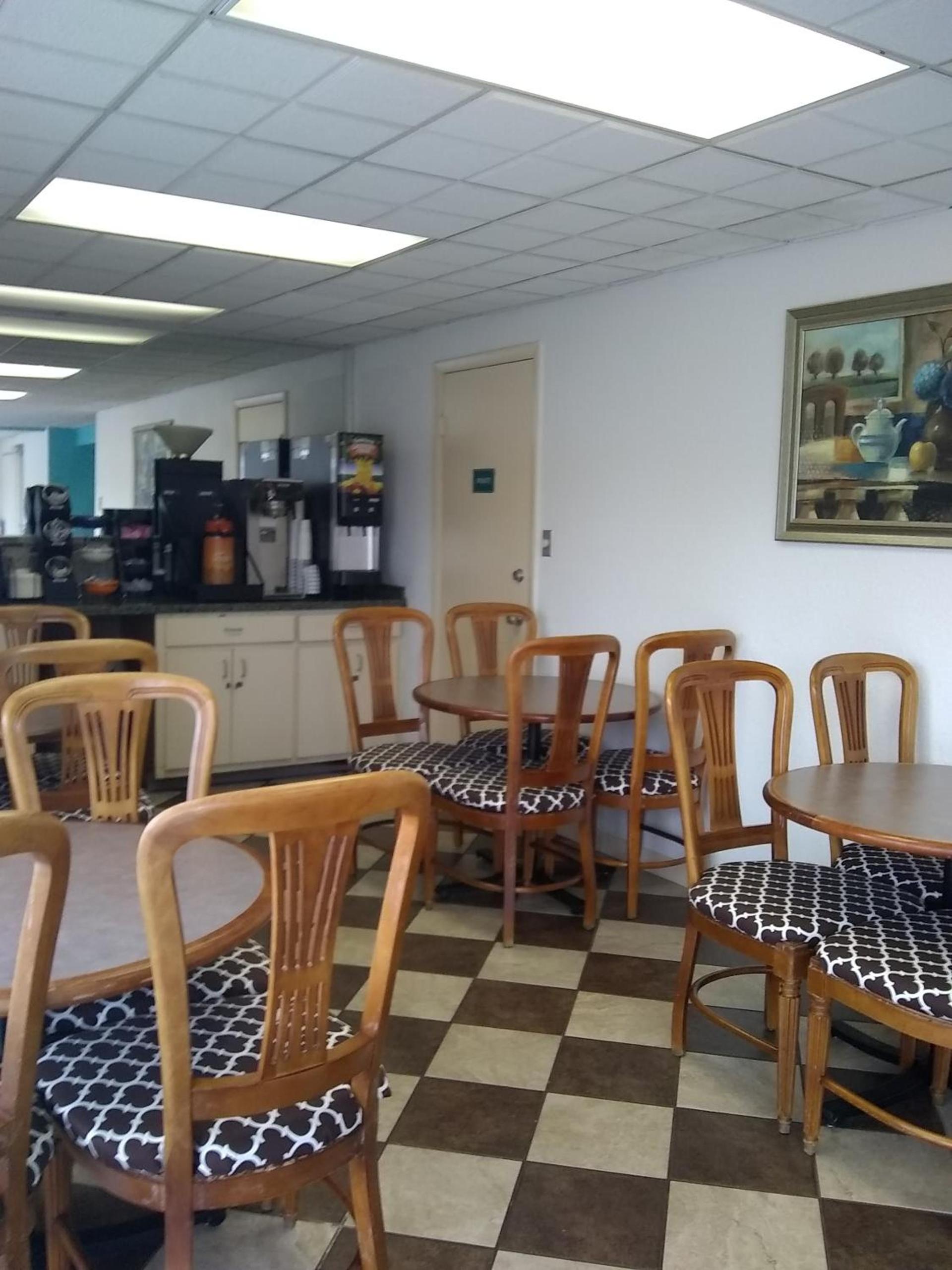Howard Johnson by Wyndham Virginia Beach photo 27