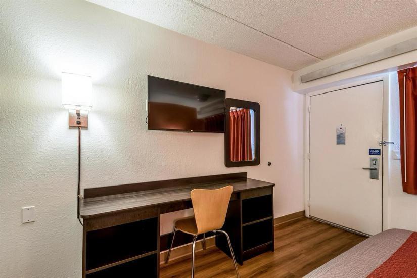 Motel 6-Birmingham, AL photo 46