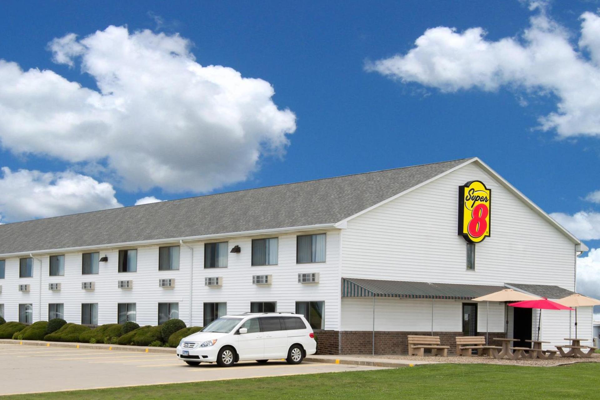 Super 8 by Wyndham Bethany MO photo 45