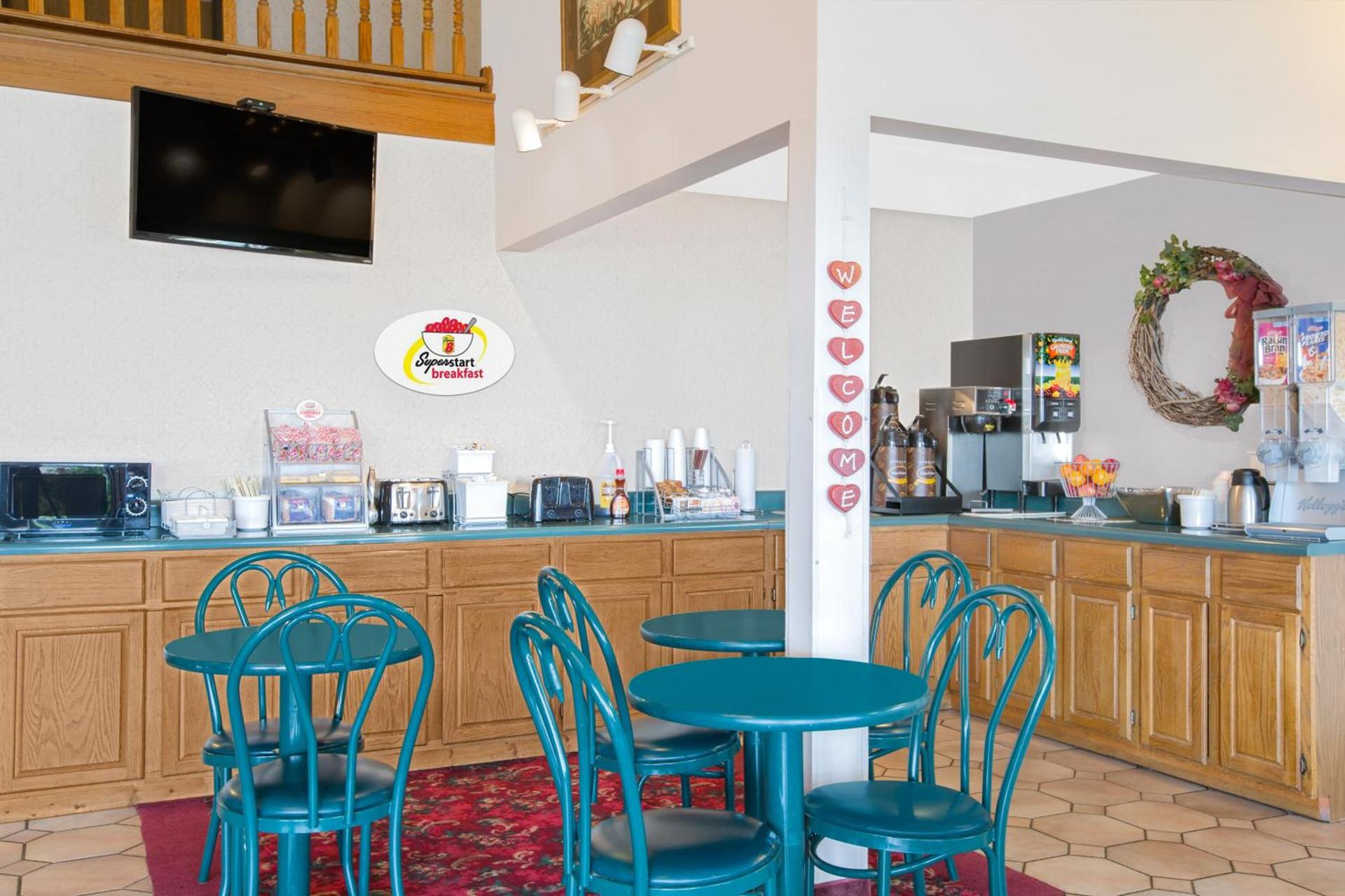 Super 8 by Wyndham Bethany MO photo 48