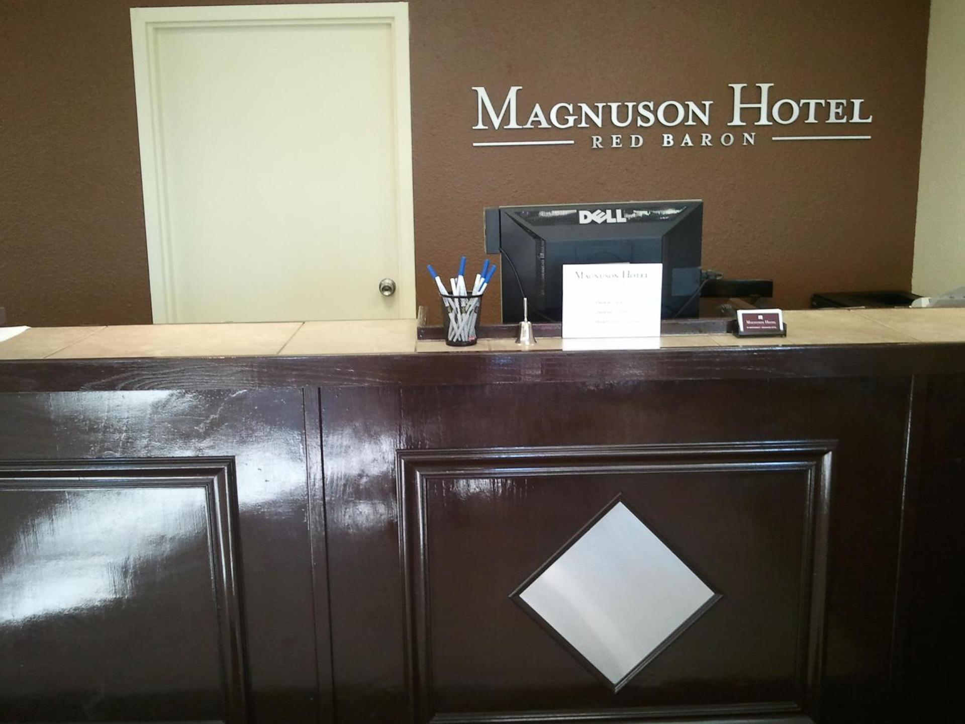 Magnuson Hotel Red Baron photo 4