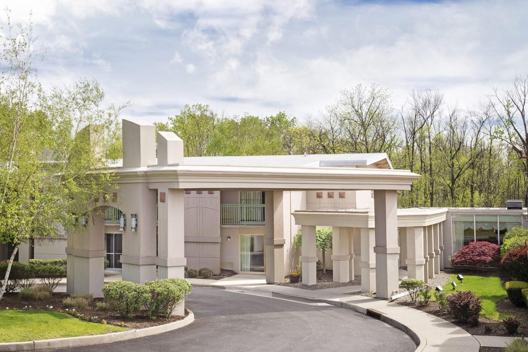 Howard Johnson by Wyndham Newburgh photo 21