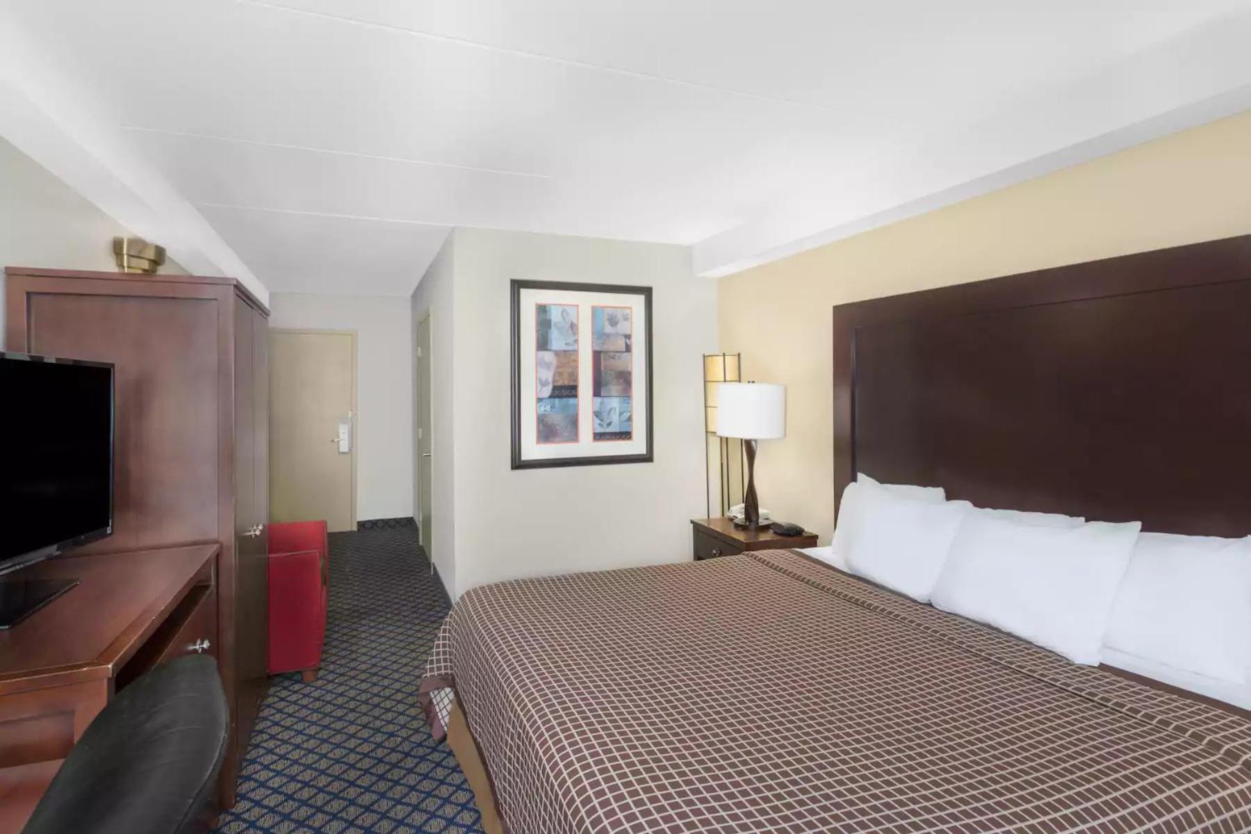 Days Inn by Wyndham Geneva/Finger Lakes photo 23