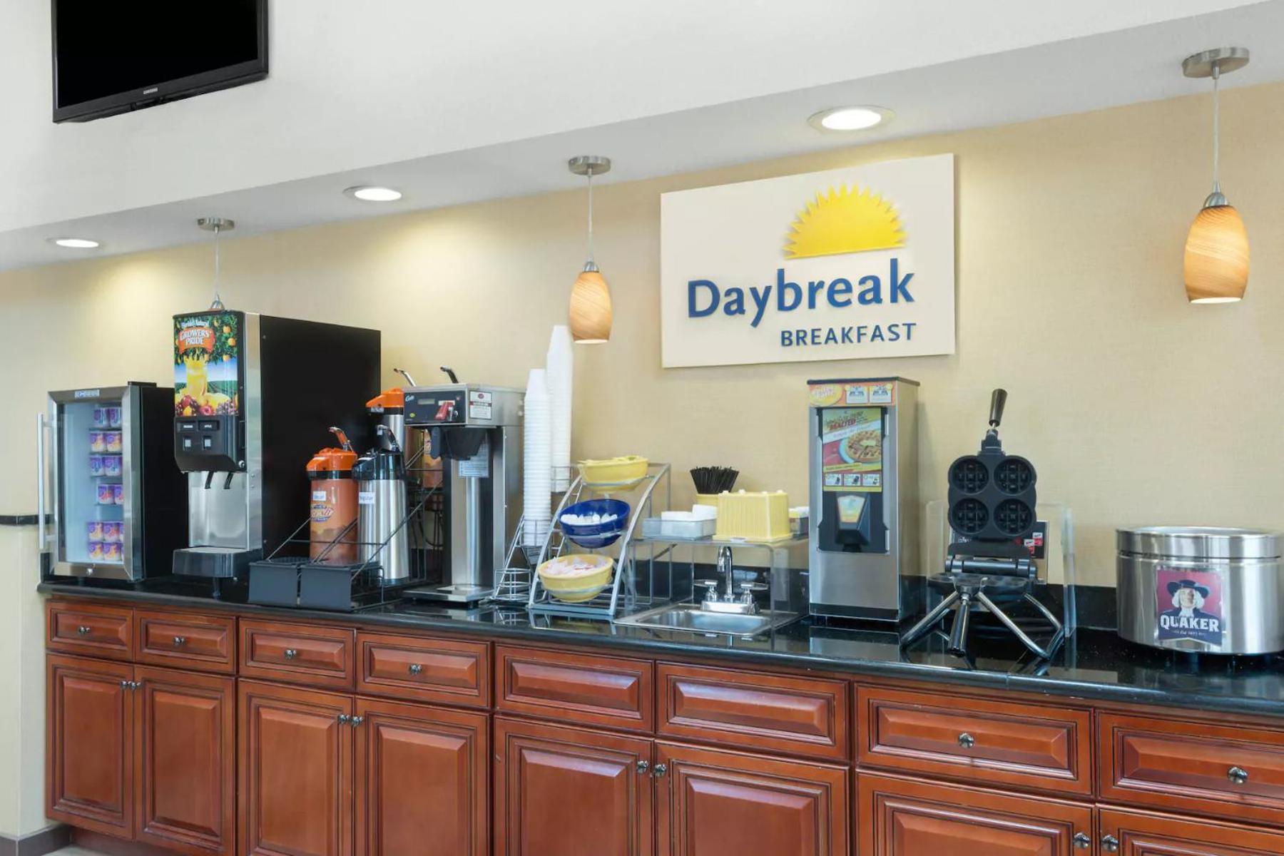 Days Inn by Wyndham Geneva/Finger Lakes photo 25