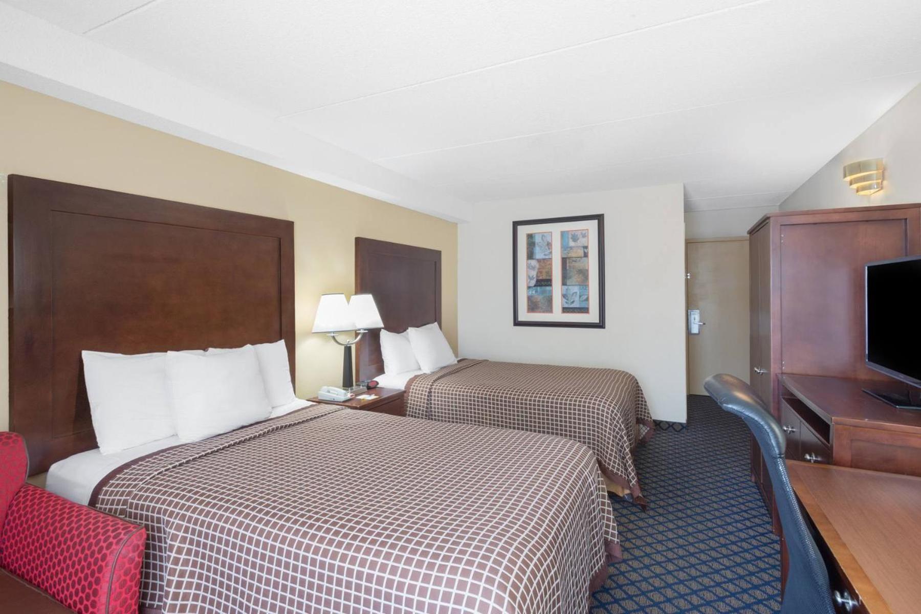Days Inn by Wyndham Geneva/Finger Lakes photo 26