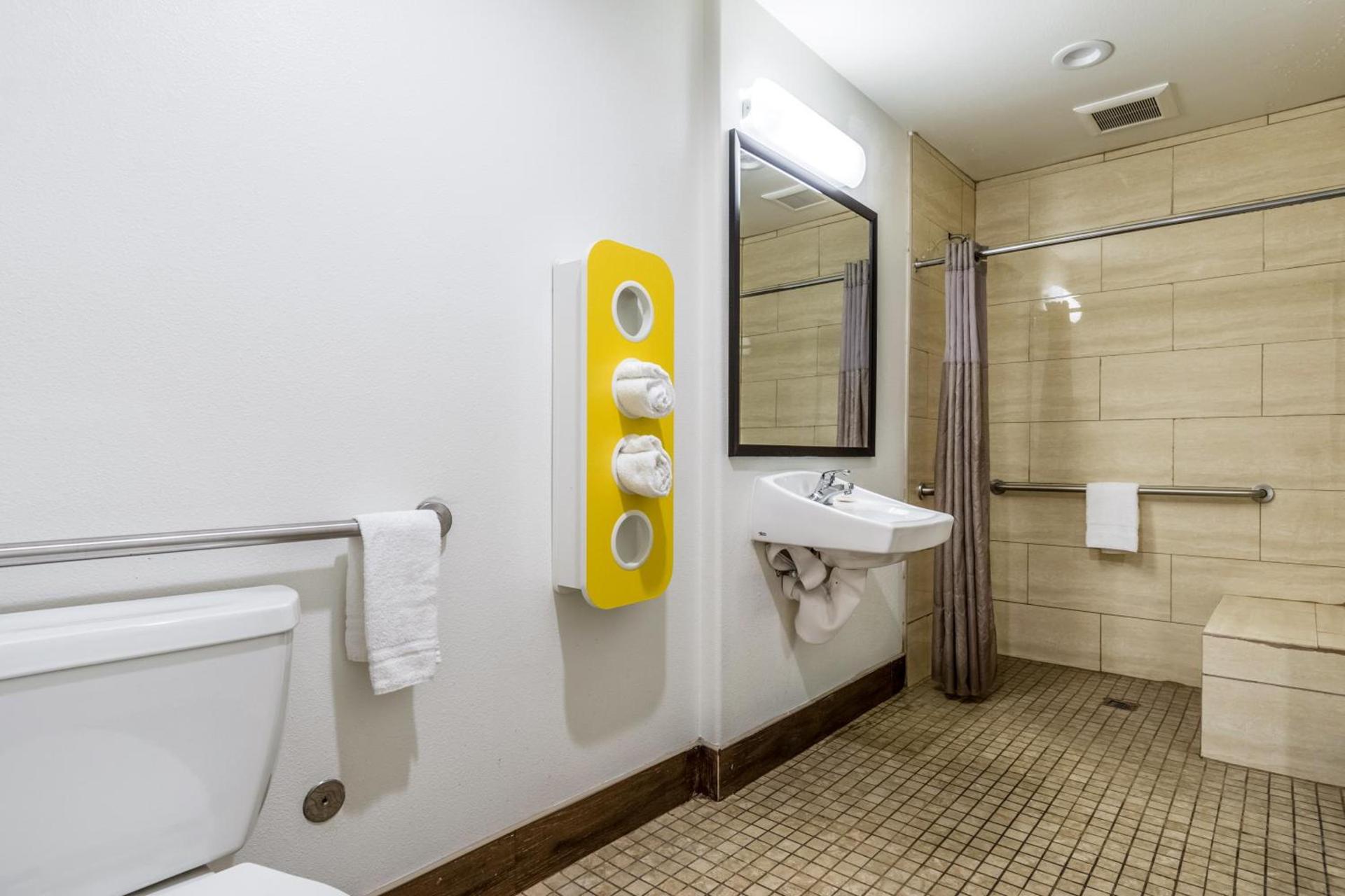 Motel 6-Oceanside, CA, Marina photo 24