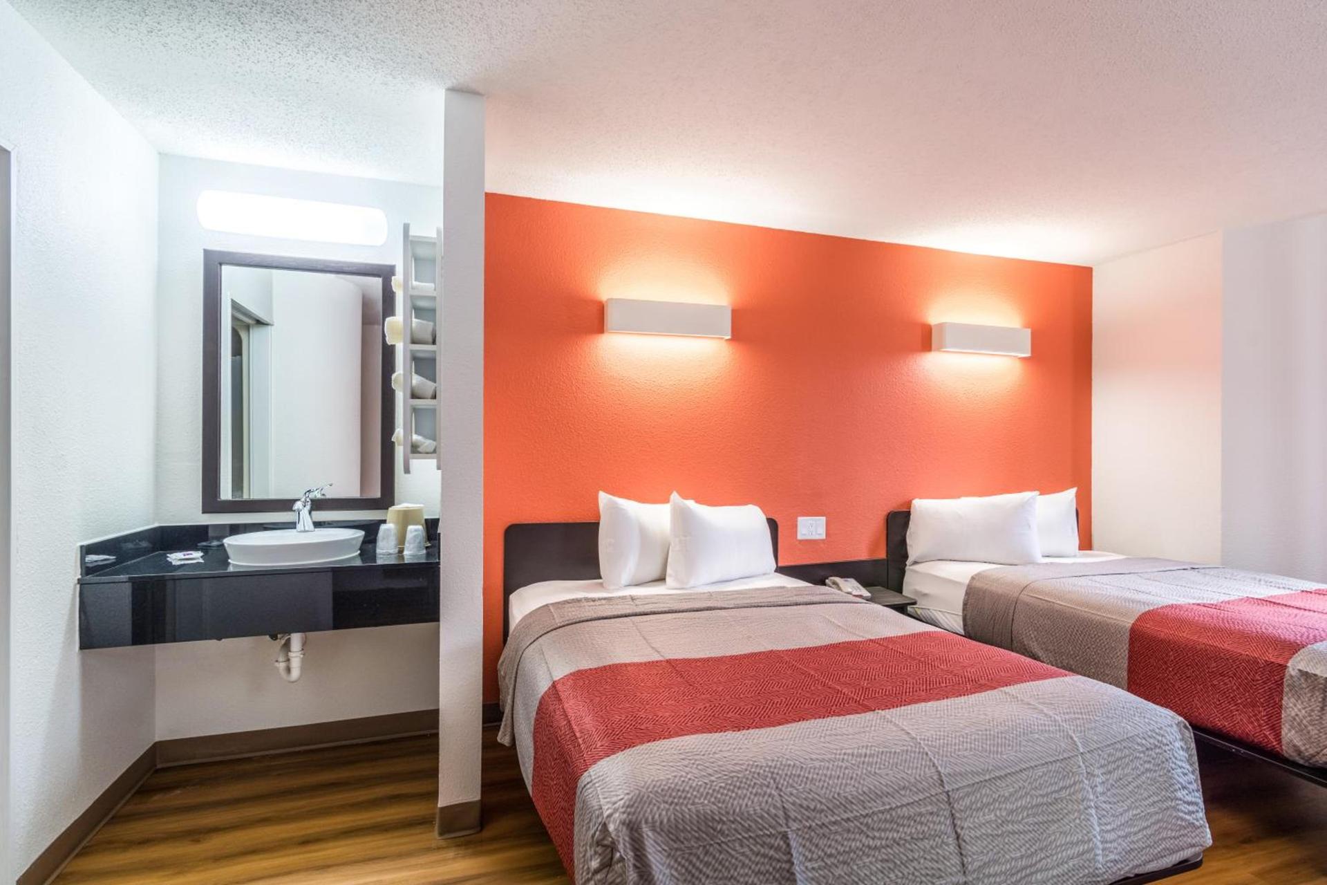 Motel 6-Harvey, IL photo 47