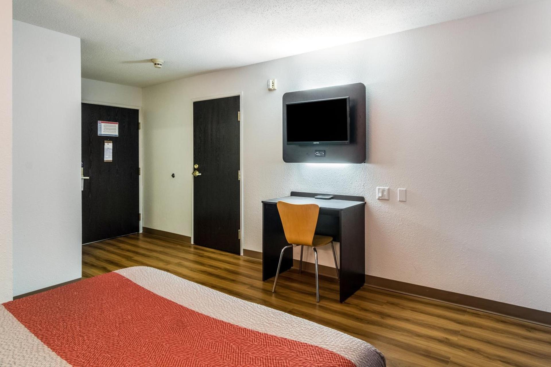 Motel 6-Harvey, IL photo 55