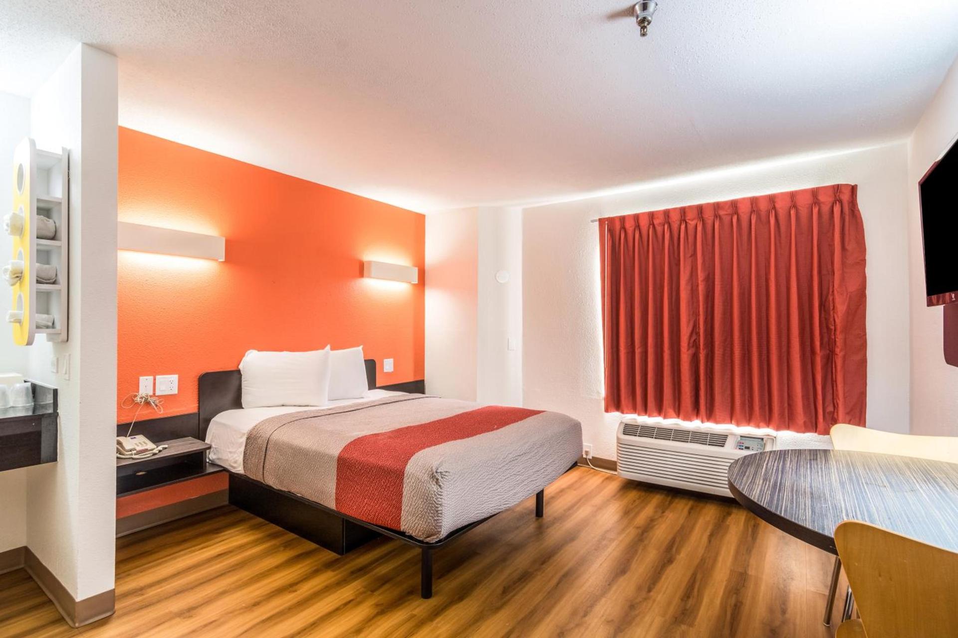 Motel 6-Harvey, IL photo 56